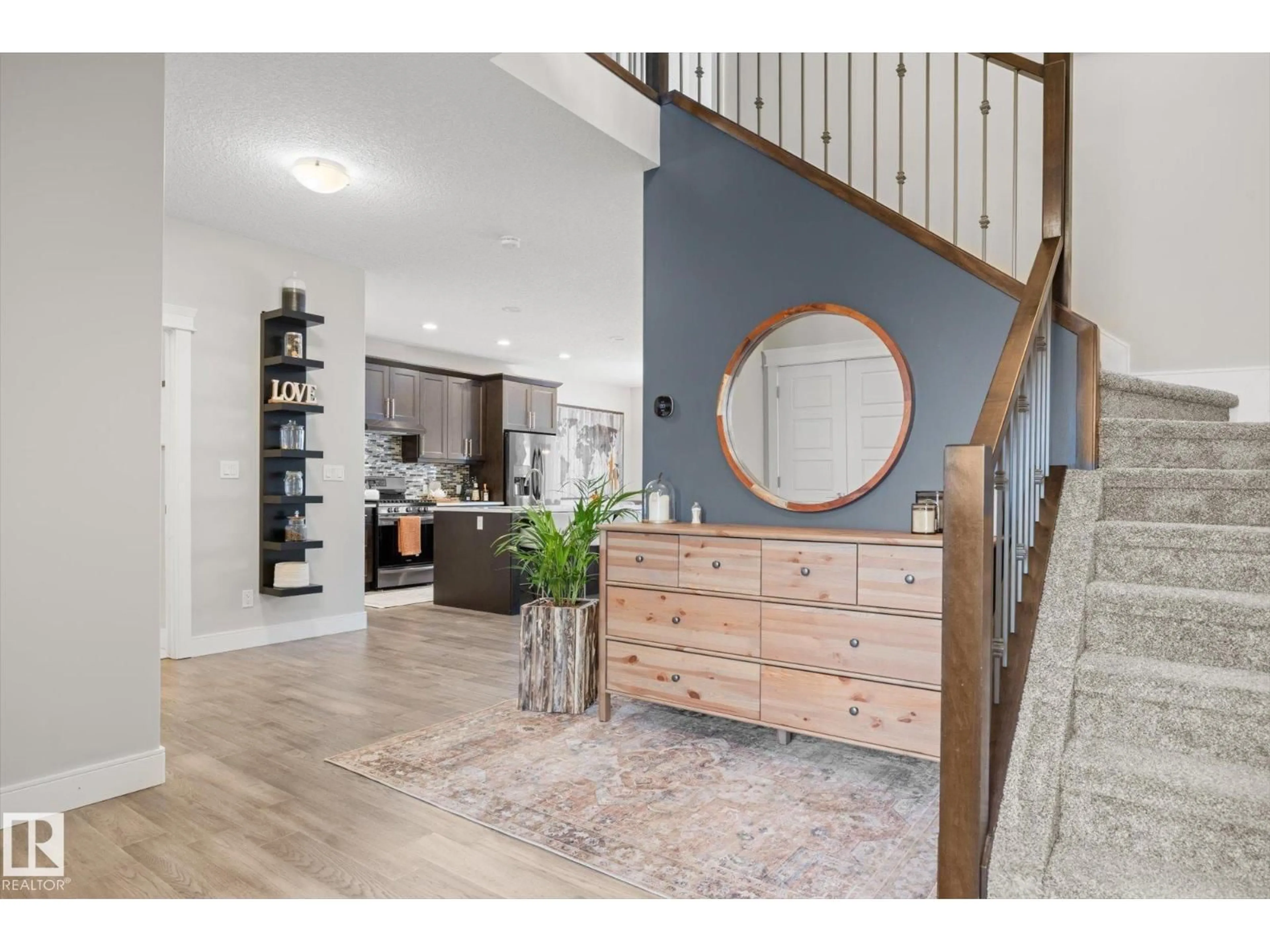 Indoor entryway for 8706 96A, Morinville Alberta T8R2N9