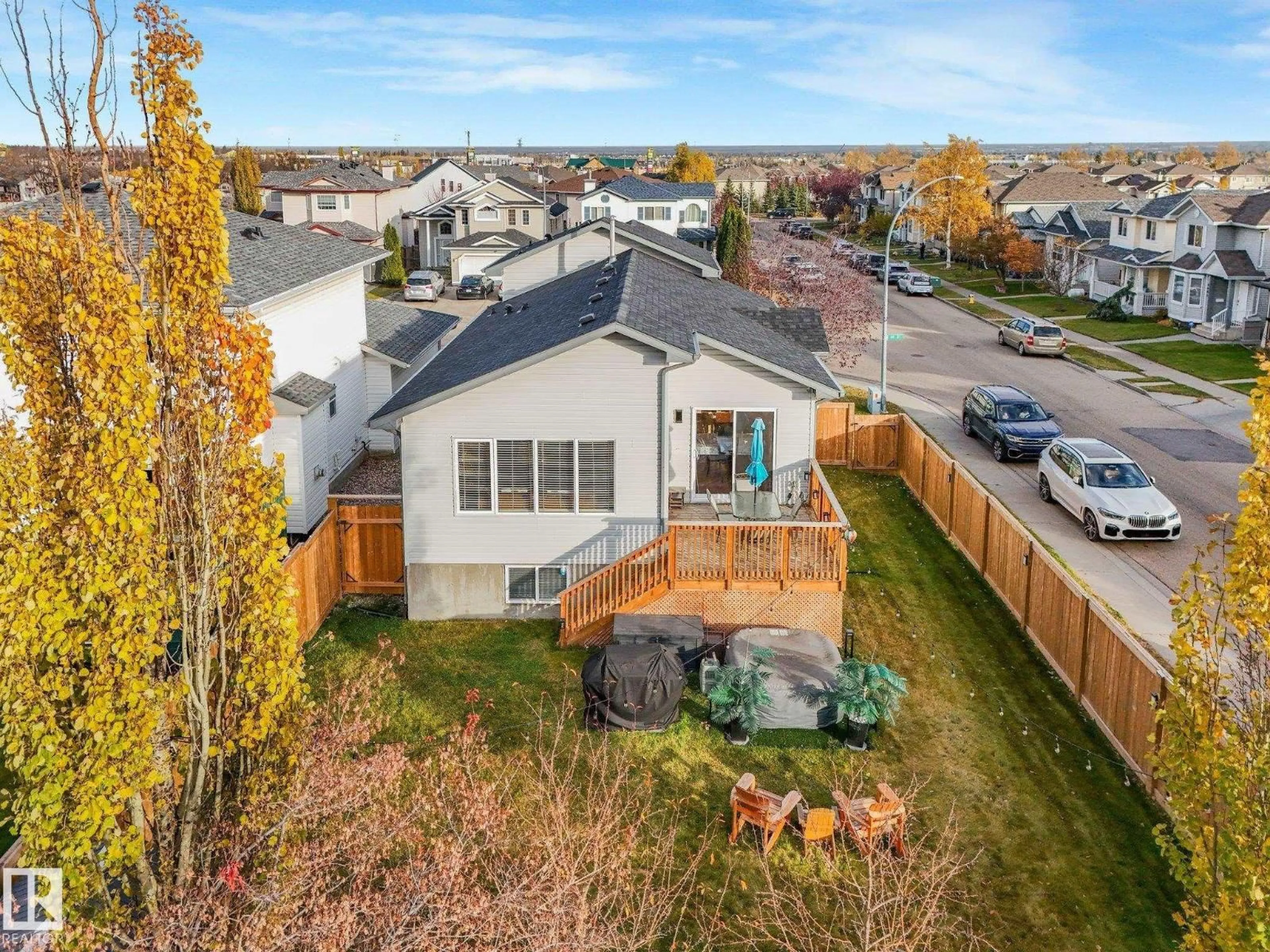 A pic from outside/outdoor area/front of a property/back of a property/a pic from drone, mountain view for 15204 44 ST, Edmonton Alberta T5Y3C4