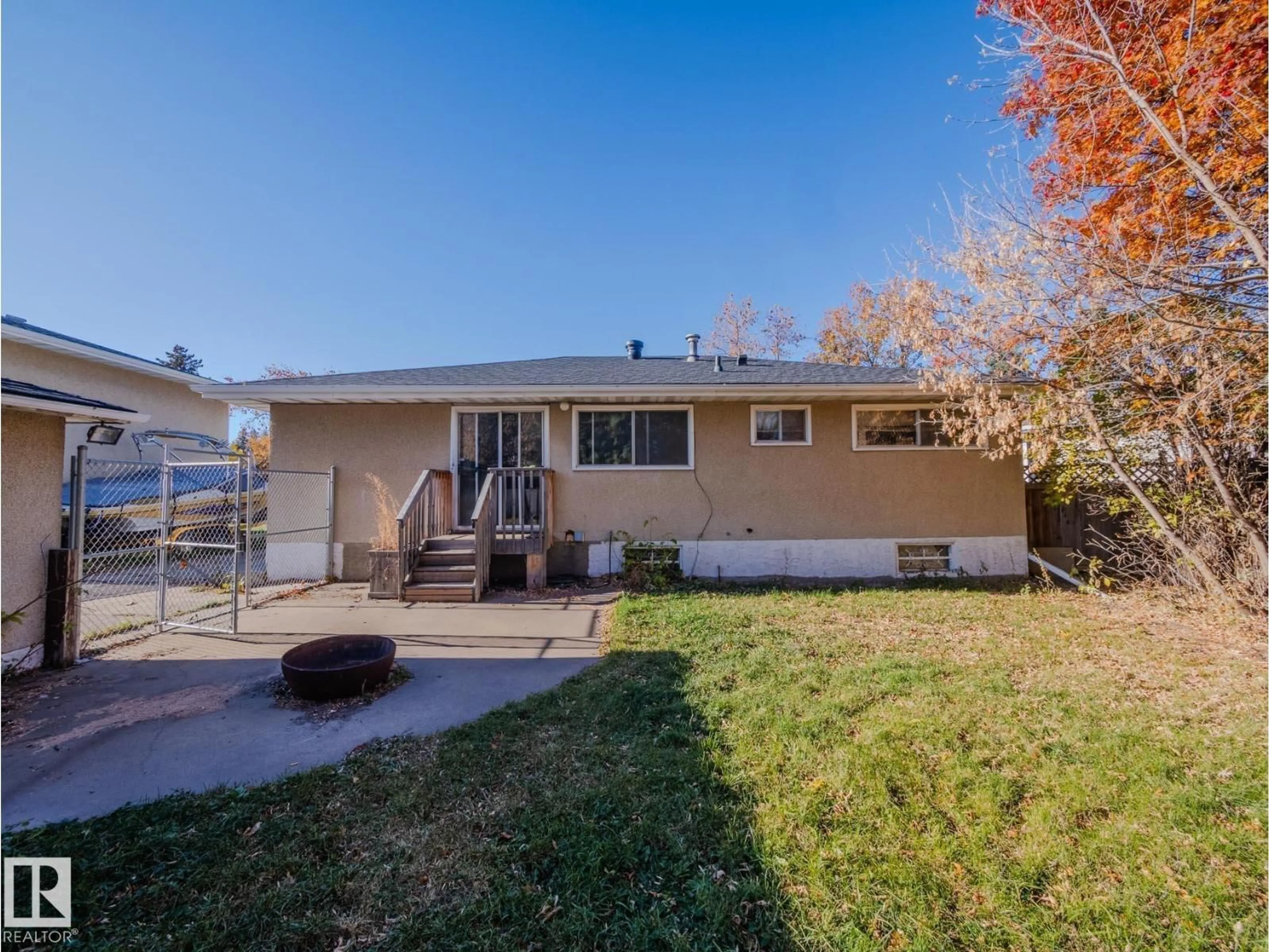 Home with vinyl exterior material, street for 2003 BONNEVILLE, Sherwood Park Alberta T8A0Y7