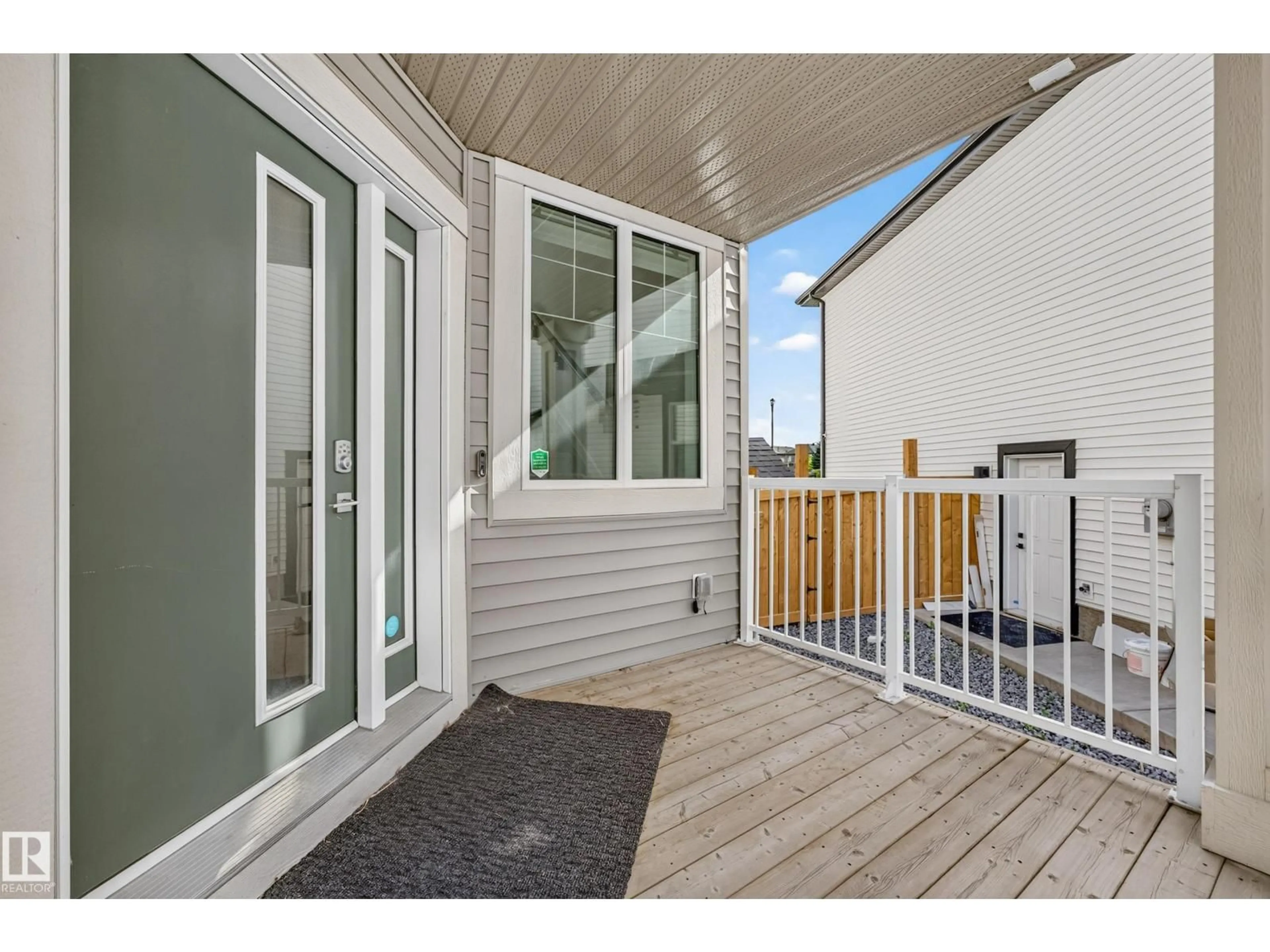 Indoor entryway for 5738 CAUTLEY CR, Edmonton Alberta T6W4X9