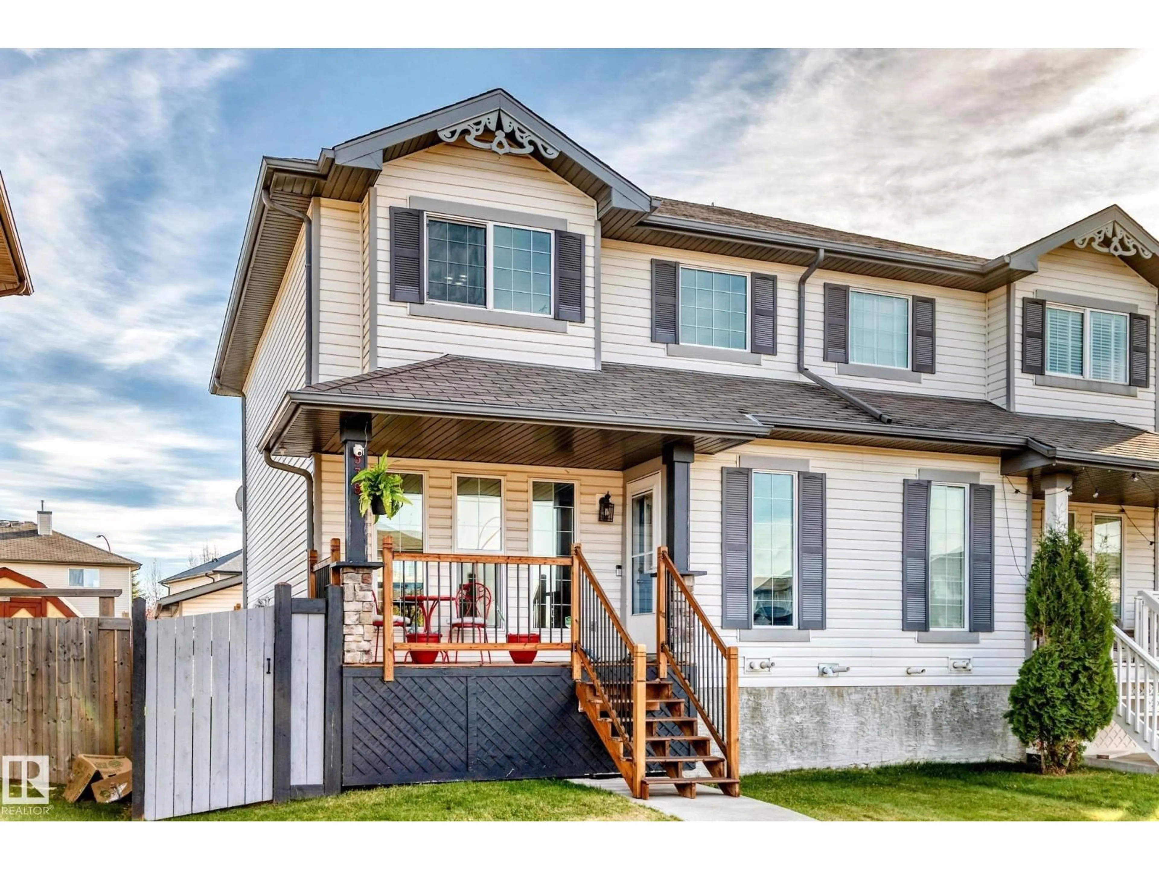 Home with vinyl exterior material, street for 539 SONGHURST WY, Leduc Alberta T9E4G8