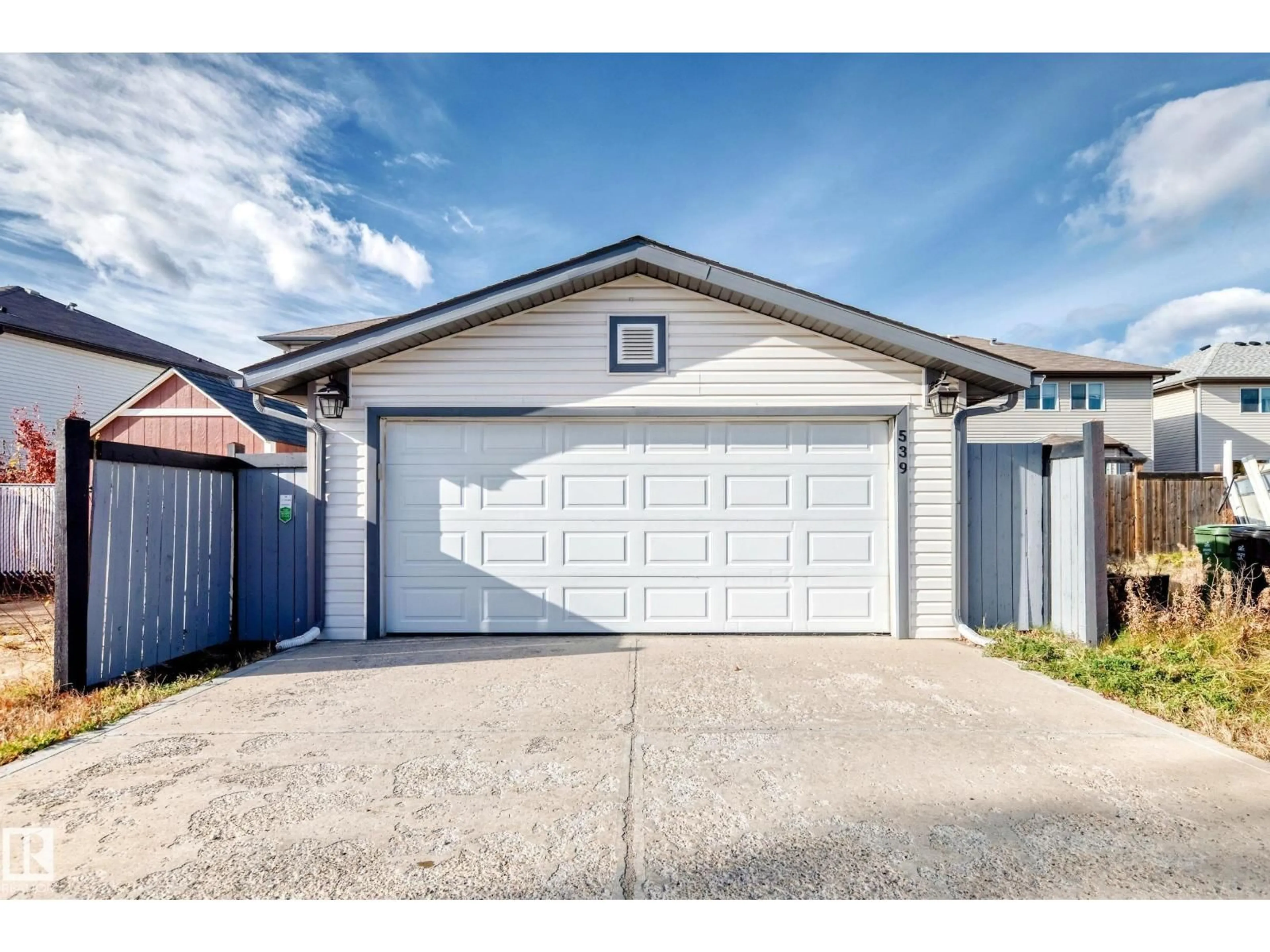 Indoor garage for 539 SONGHURST WY, Leduc Alberta T9E4G8