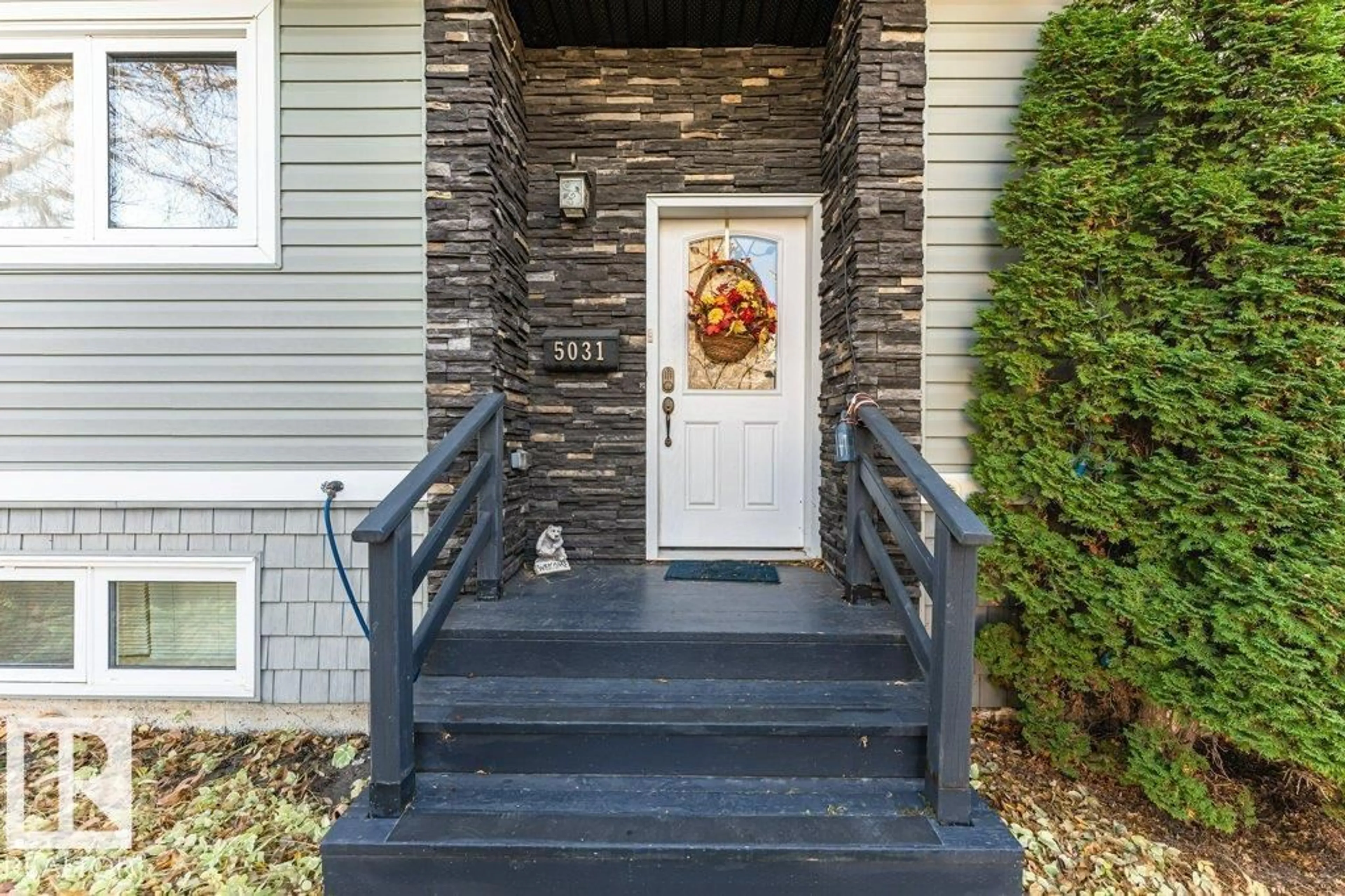 Indoor entryway for 5031 47, Millet Alberta T0C1Z0