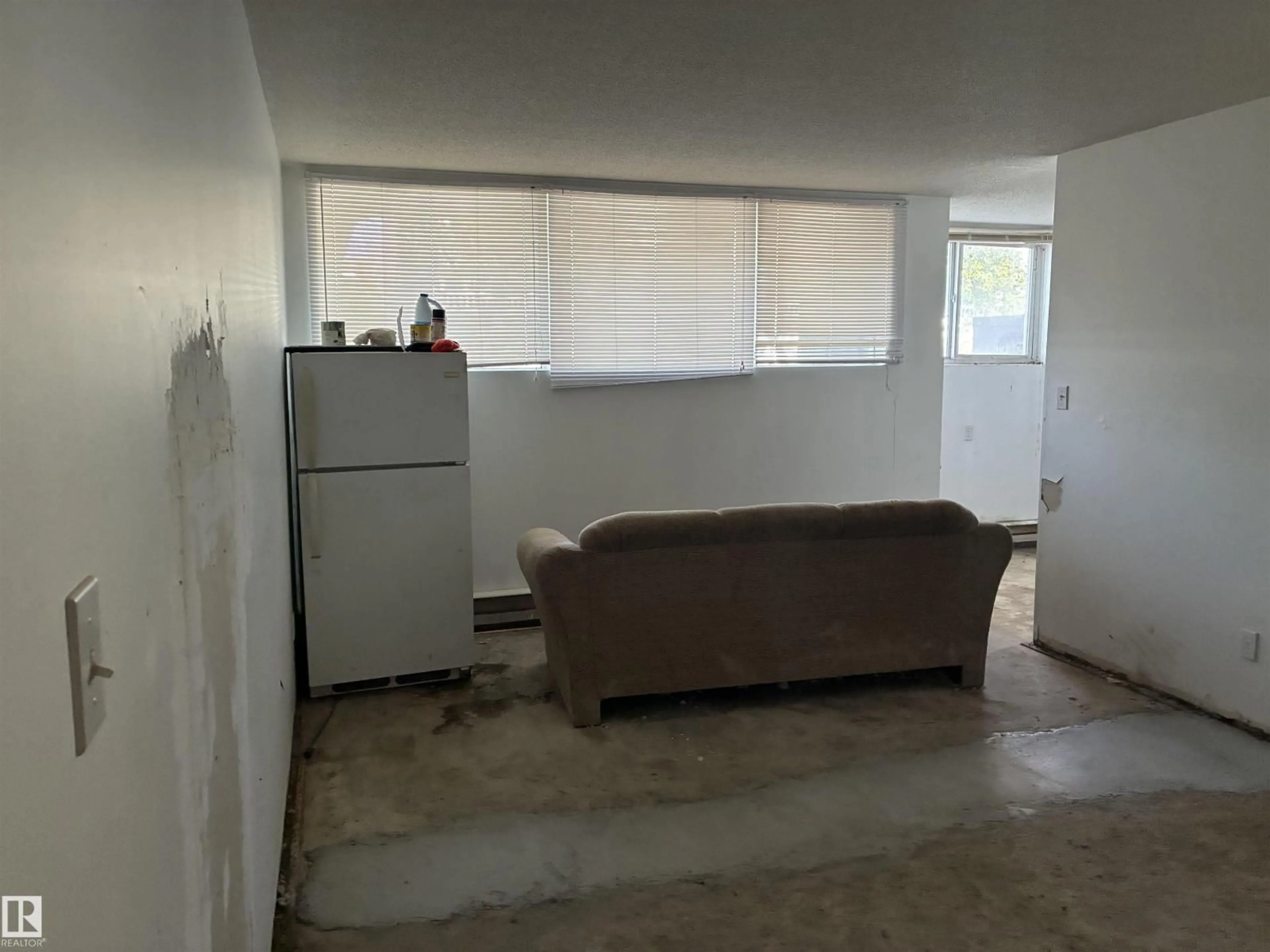 A pic of a room for 16 - 5631 105 ST NW, Edmonton Alberta T6H2N2