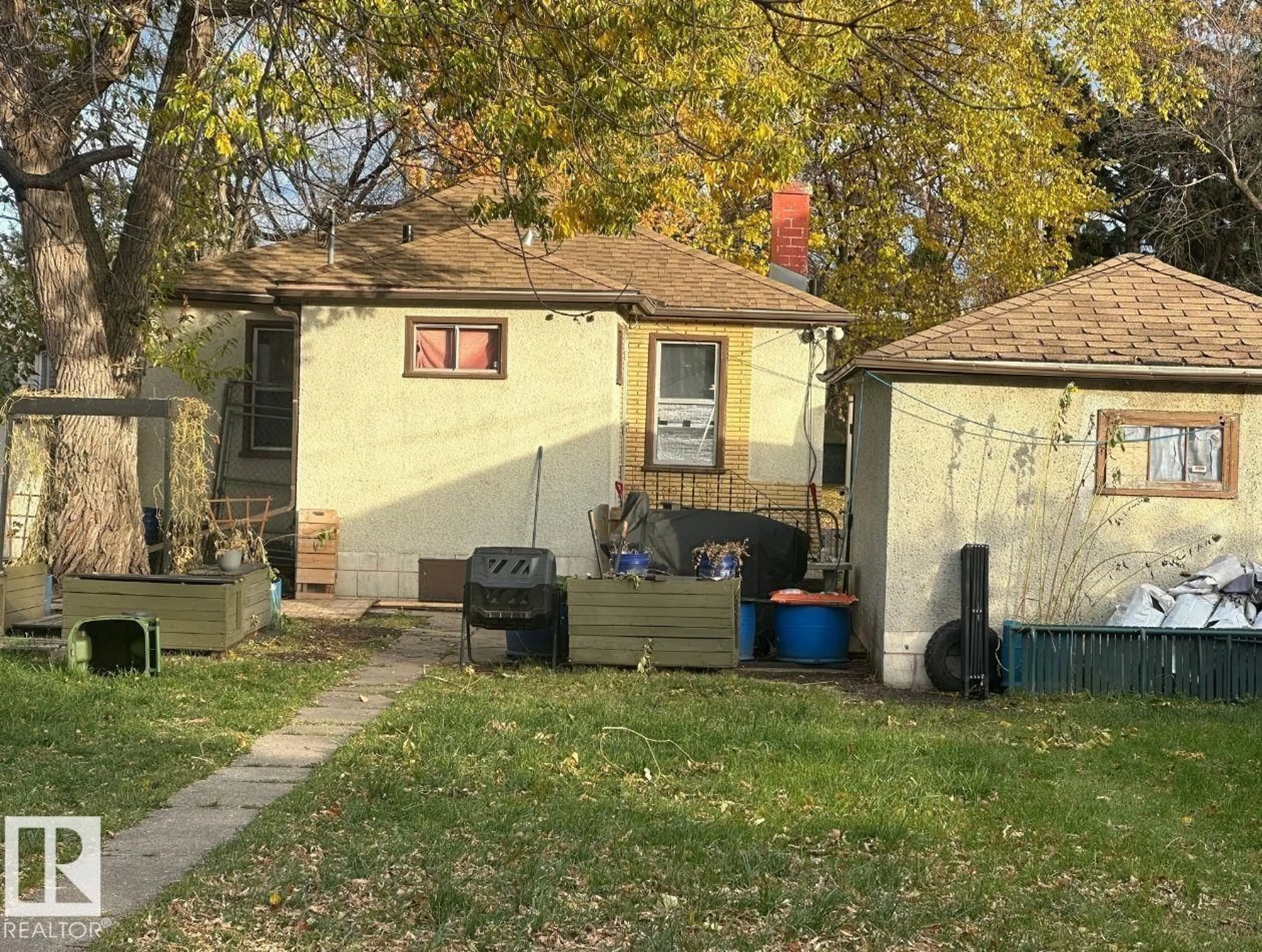Unknown for 9516 150 ST, Edmonton Alberta T5P1M9
