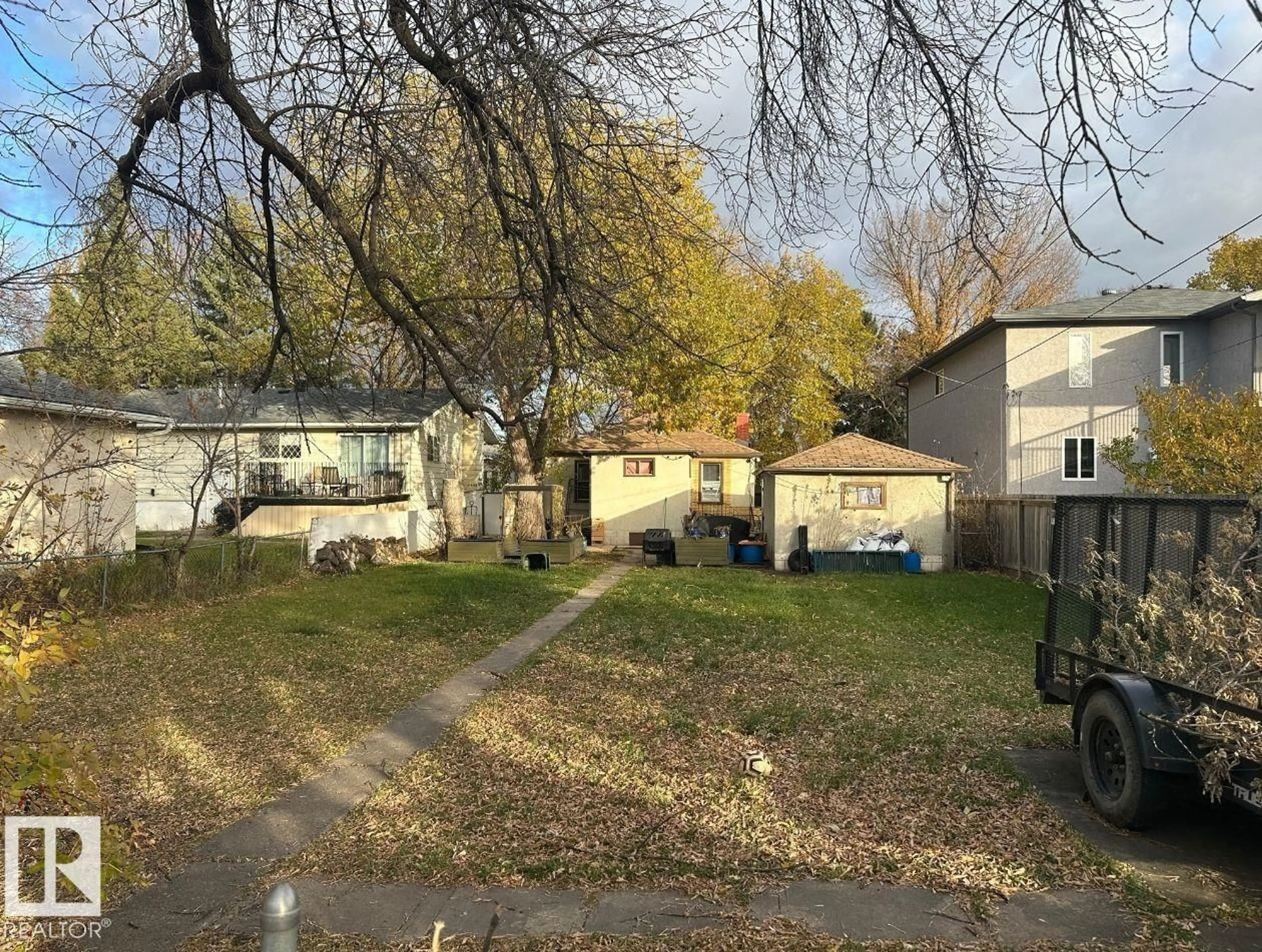 A pic from outside/outdoor area/front of a property/back of a property/a pic from drone, street for 9516 150 ST, Edmonton Alberta T5P1M9