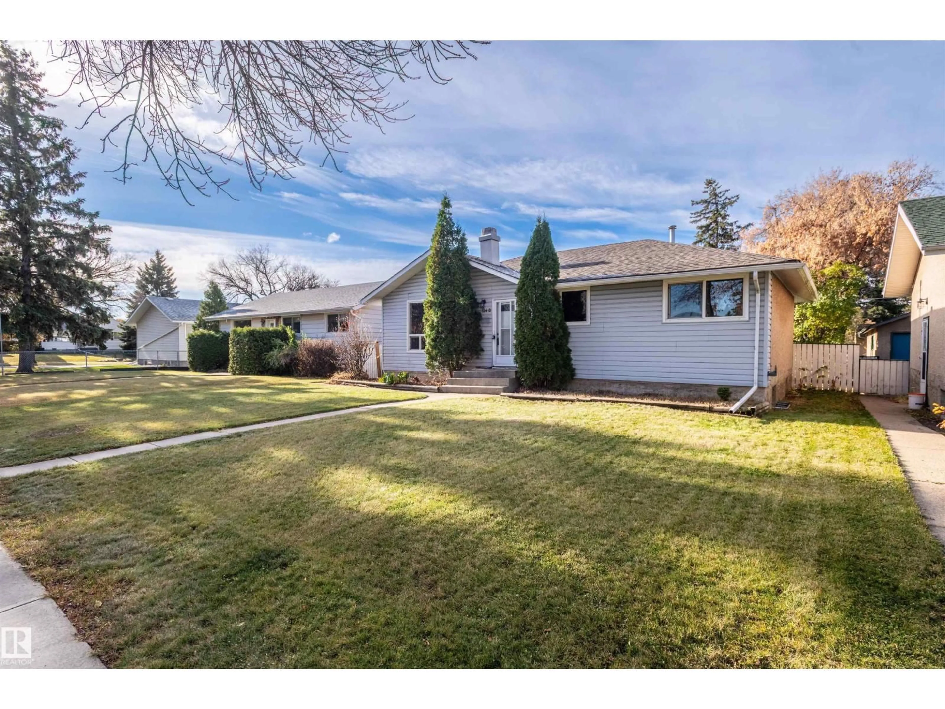 A pic from outside/outdoor area/front of a property/back of a property/a pic from drone, street for NW - 12412 134 ST, Edmonton Alberta T5L1V2