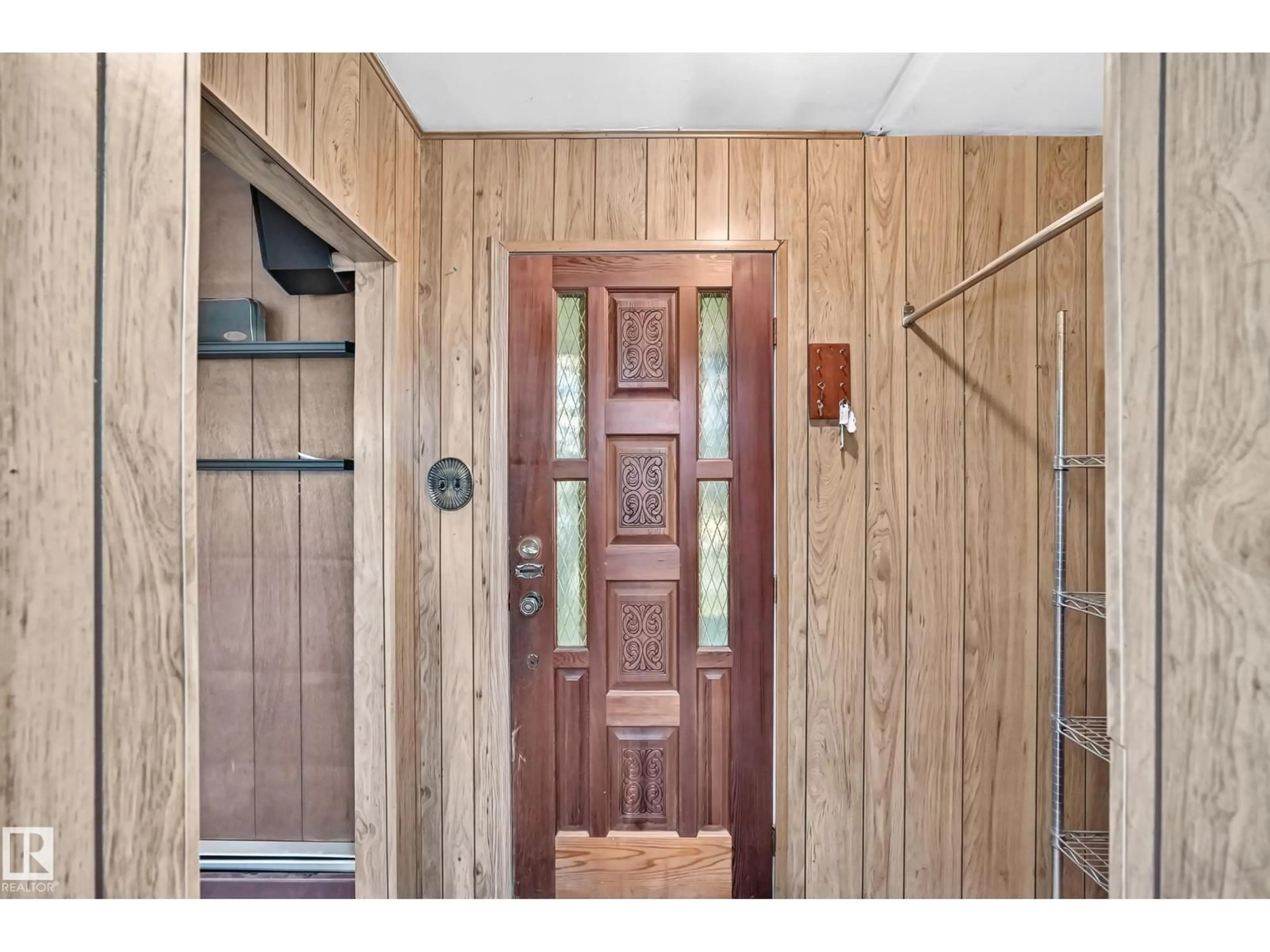 Indoor entryway for NW - 12110 58 ST, Edmonton Alberta T5W3X4