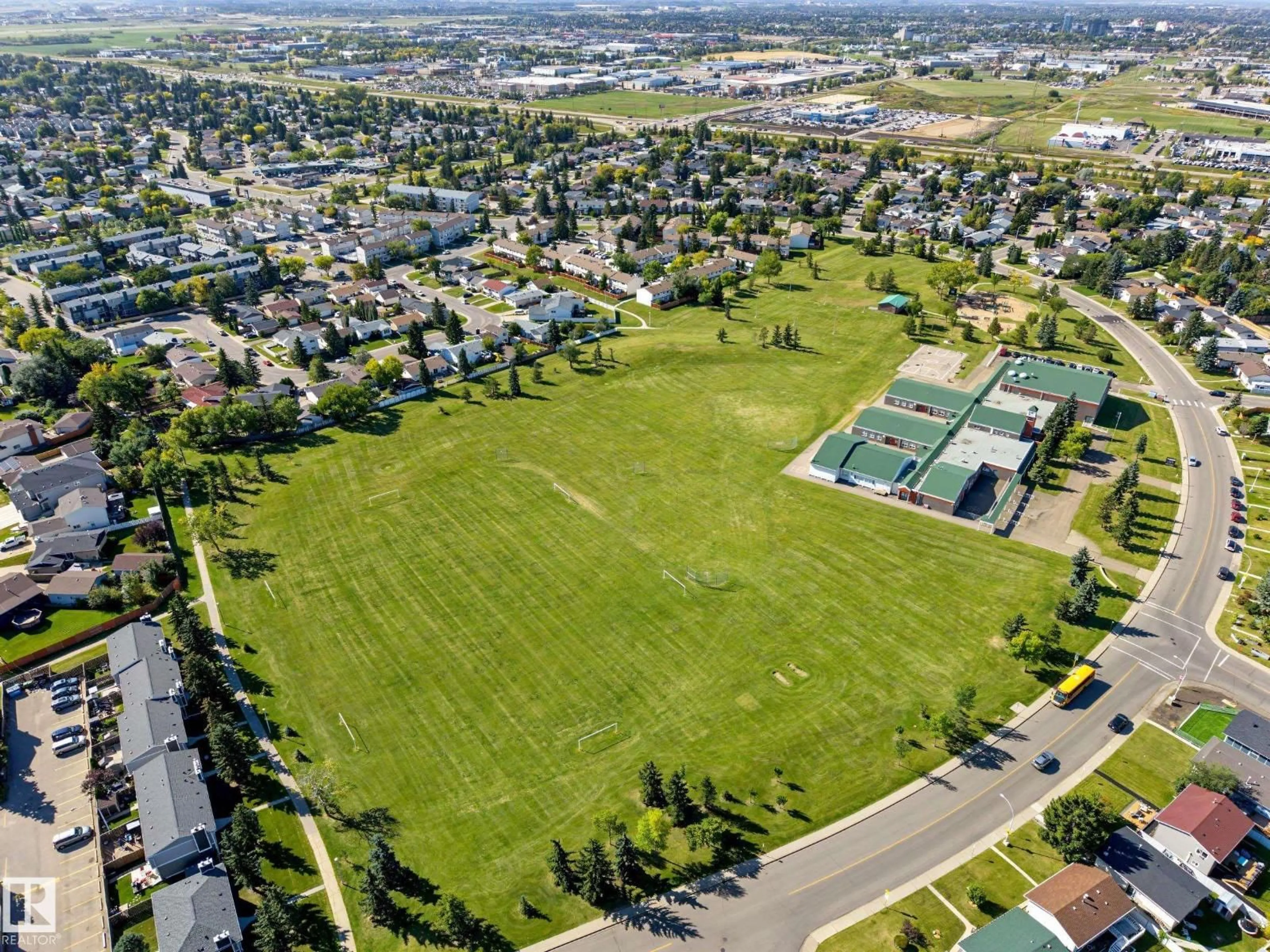 A pic from outside/outdoor area/front of a property/back of a property/a pic from drone, unknown for 2911 83 ST, Edmonton Alberta T6K3A4