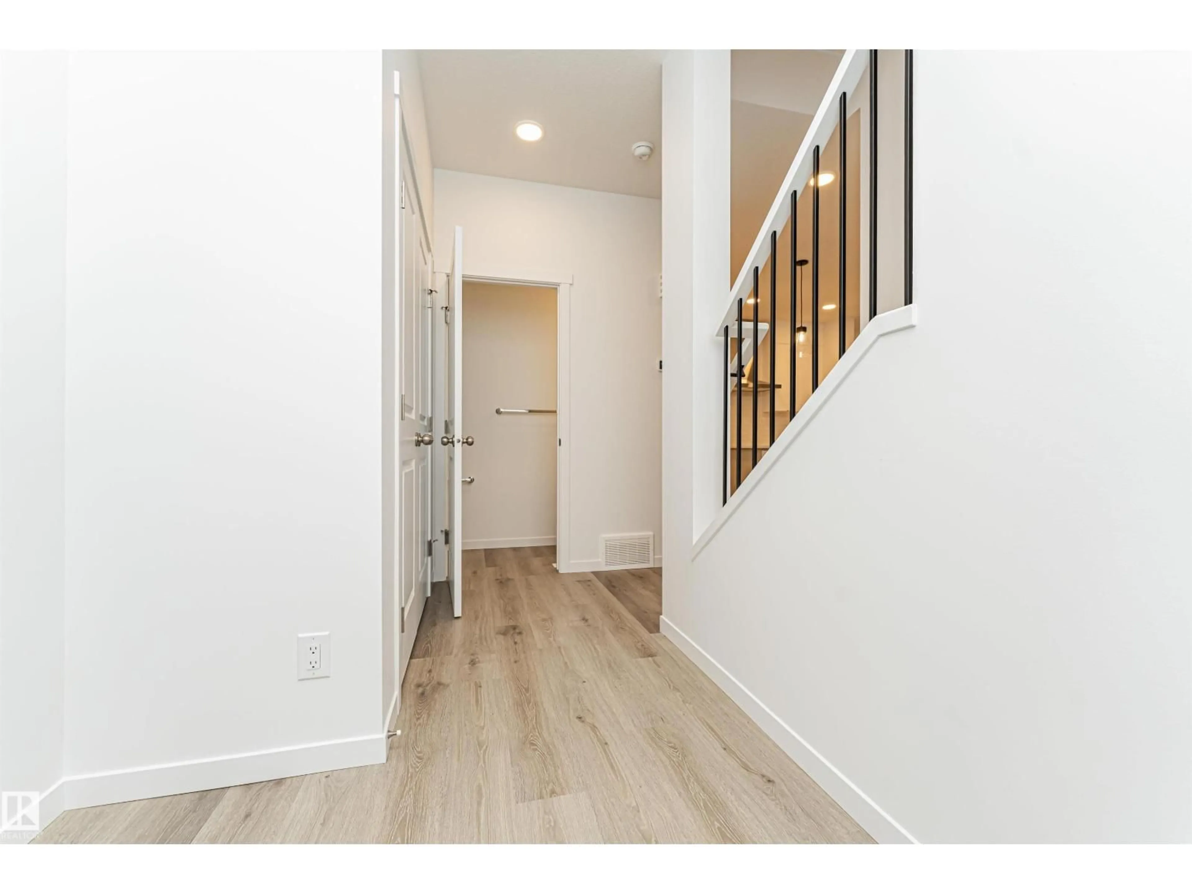 Indoor entryway for SW - 2340 160 ST, Edmonton Alberta T6W5X2