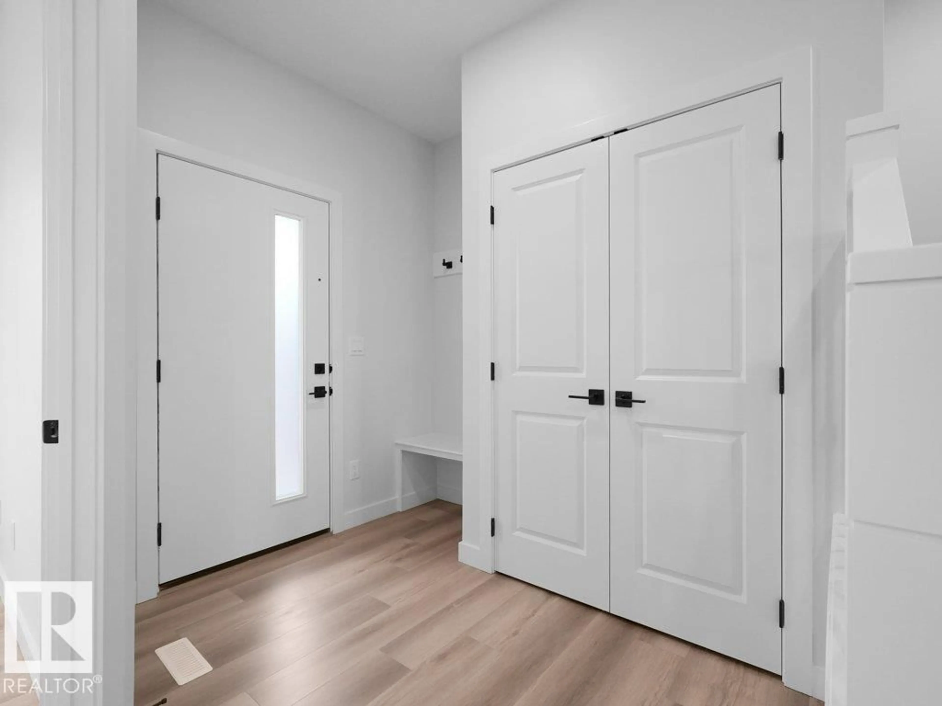 Indoor entryway for NW - 18719 130 ST, Edmonton Alberta T6V0P2