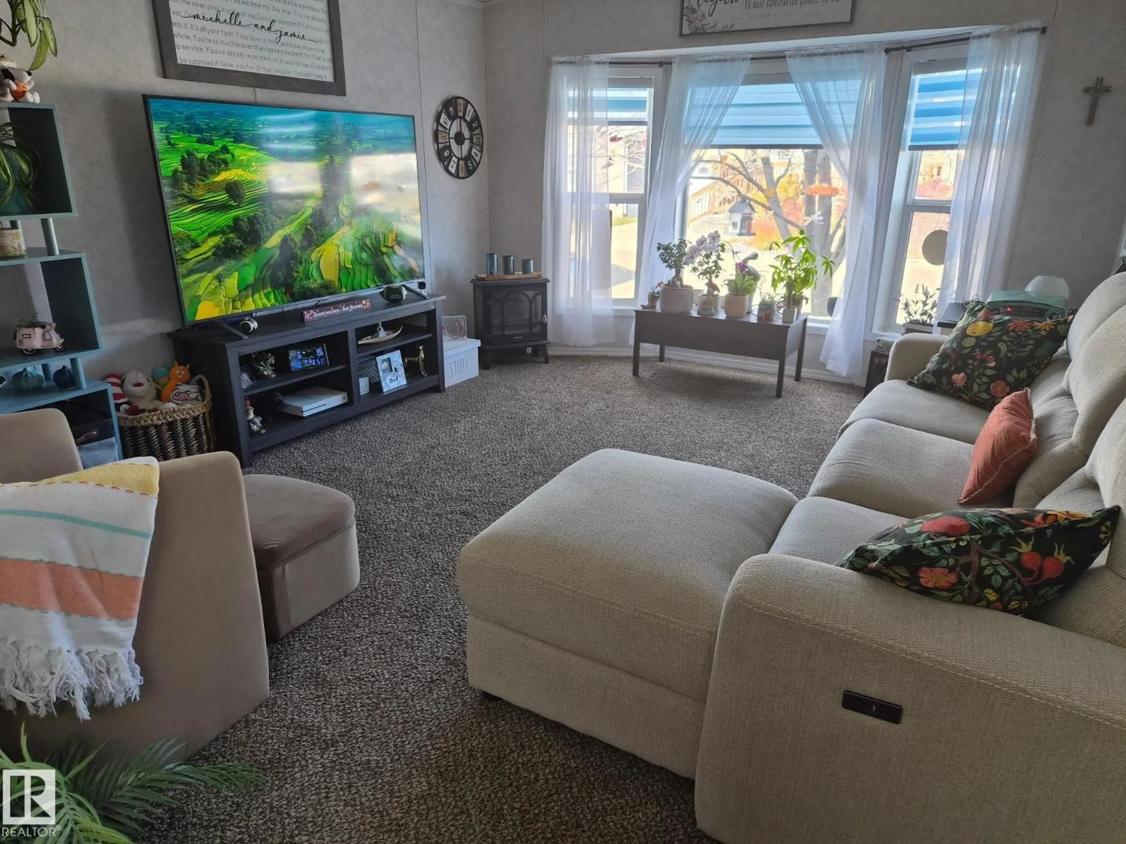 Living room with furniture, unknown for 245 OAK WOOD DRIVE, Edmonton Alberta T6P0A4