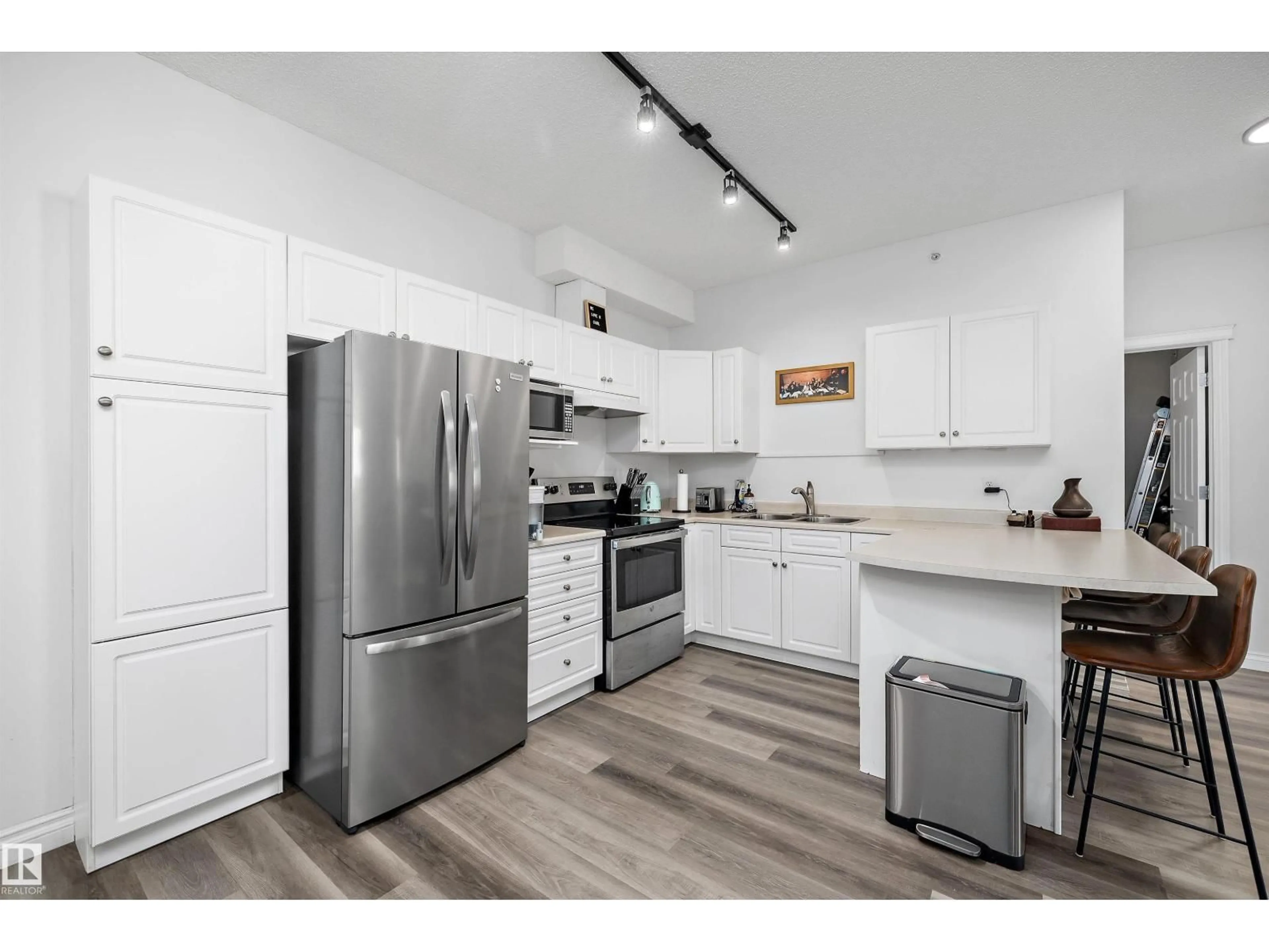 Unknown for 405 - 304 LEWIS ESTATES BV, Edmonton Alberta T5T6Y7