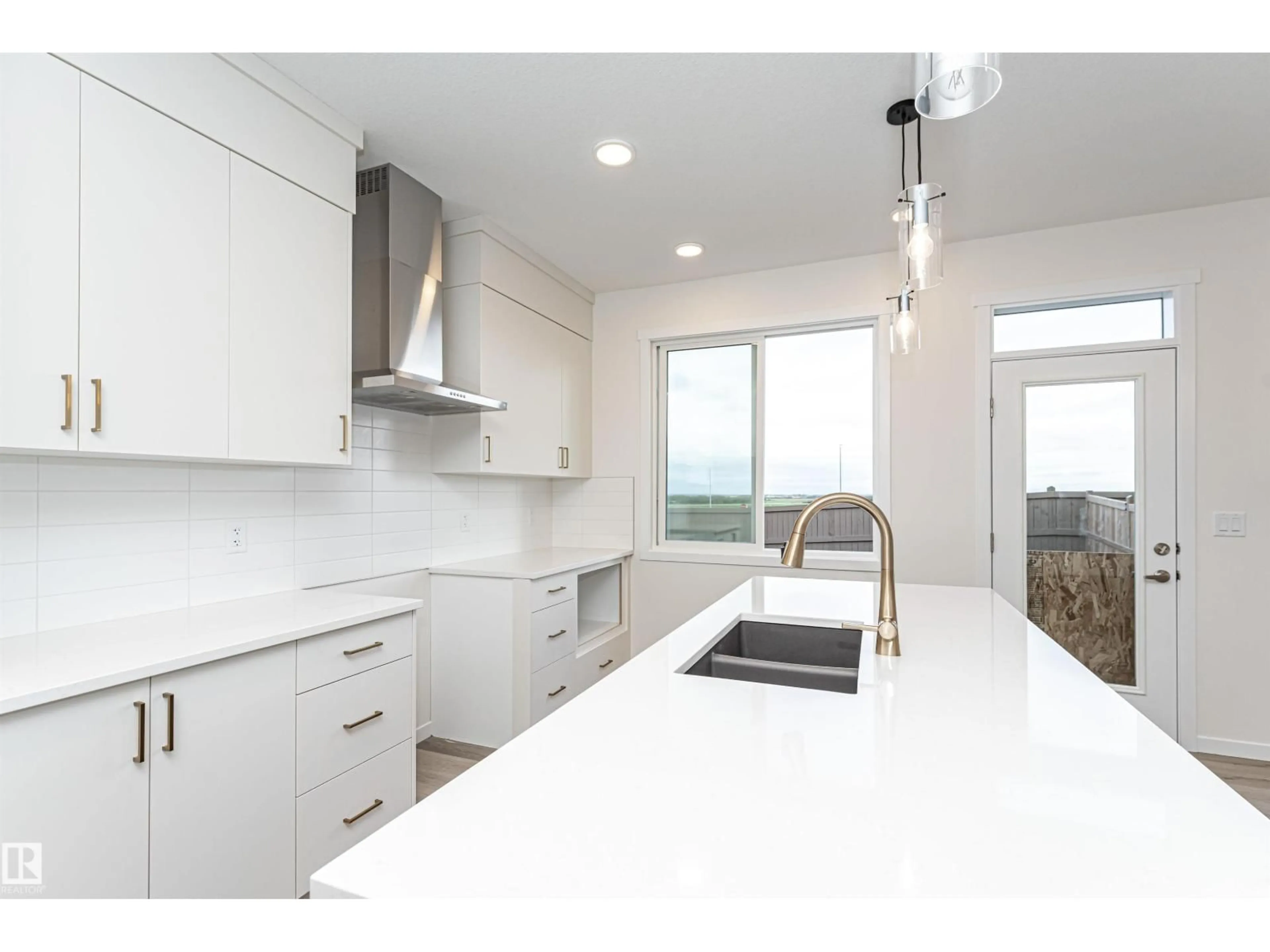 Unknown for 6276 180 AV, Edmonton Alberta T5Y4L8