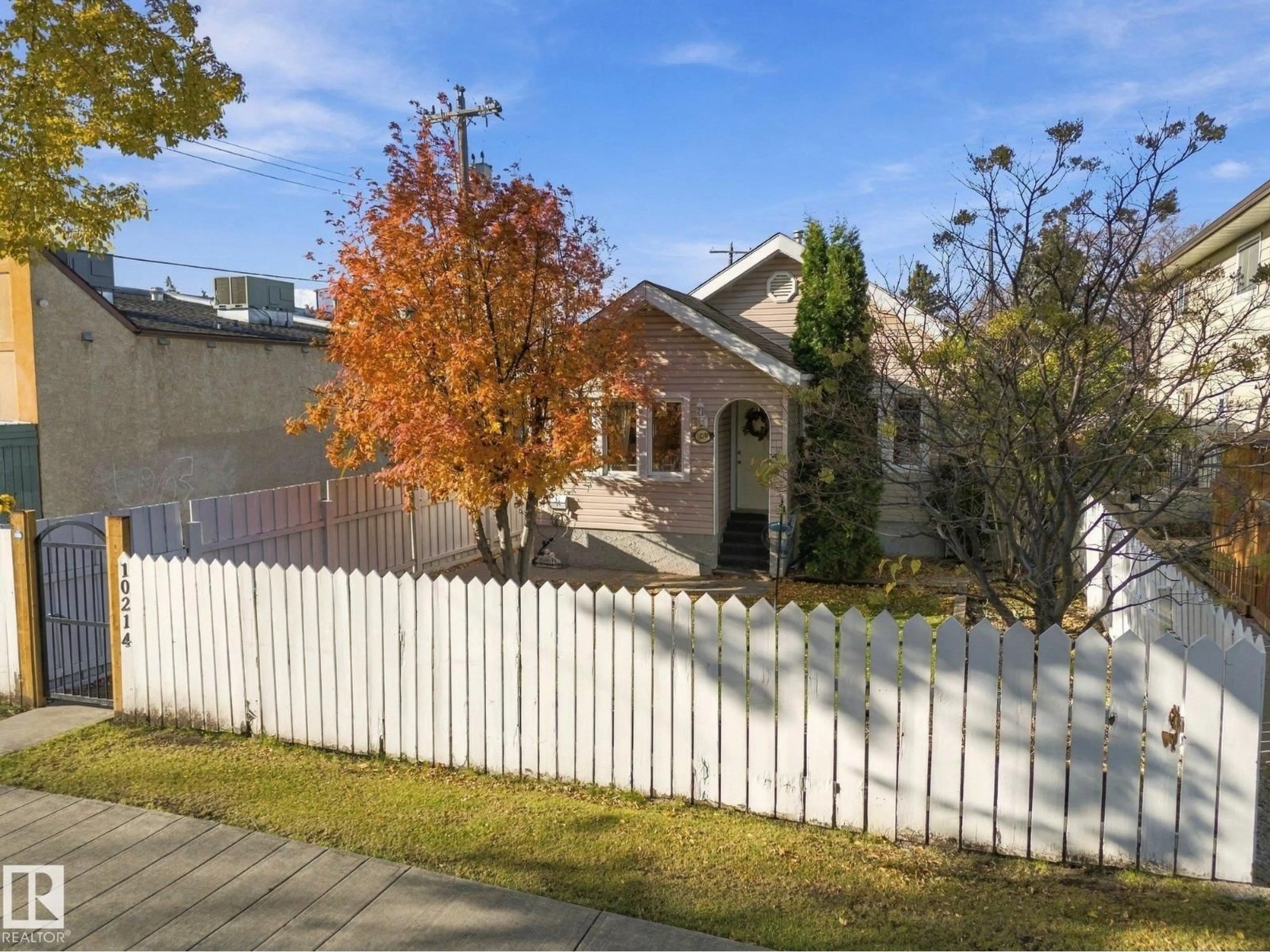 A pic from outside/outdoor area/front of a property/back of a property/a pic from drone, street for 10214 147 ST, Edmonton Alberta T5N3B9