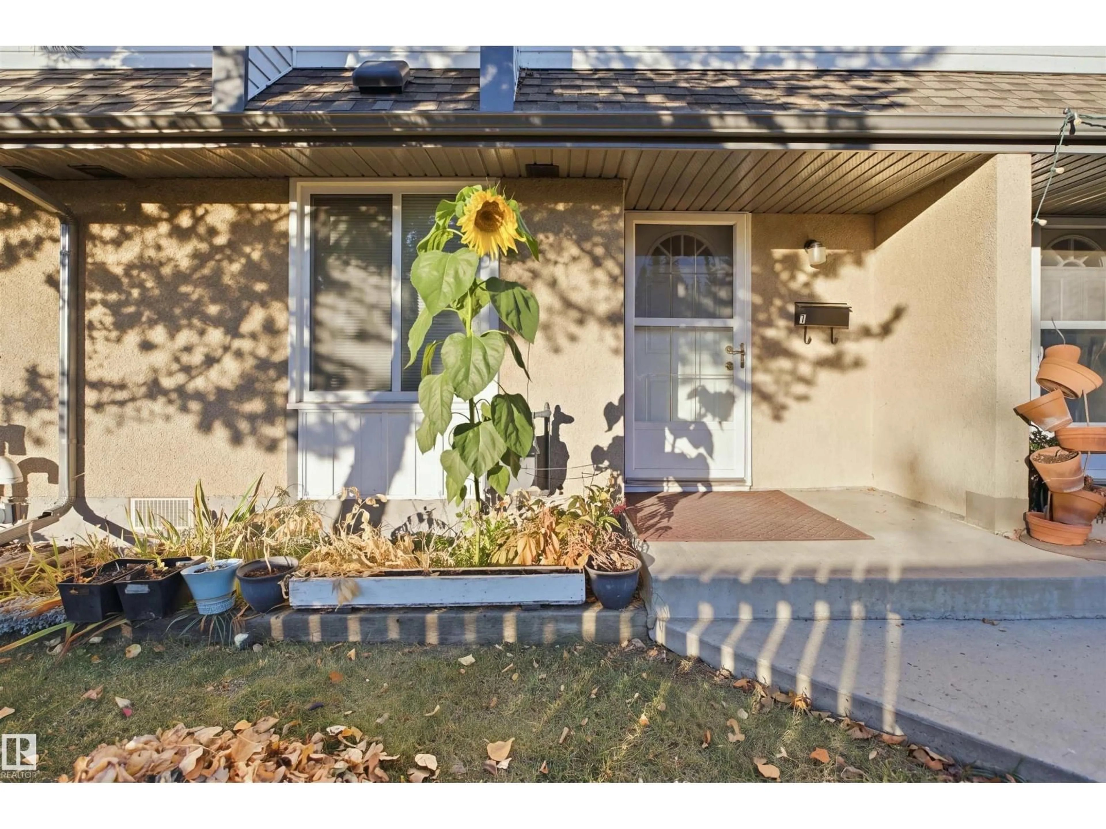 Unknown for 7J GARDEN GROVE NW, Edmonton Alberta T6J2L3