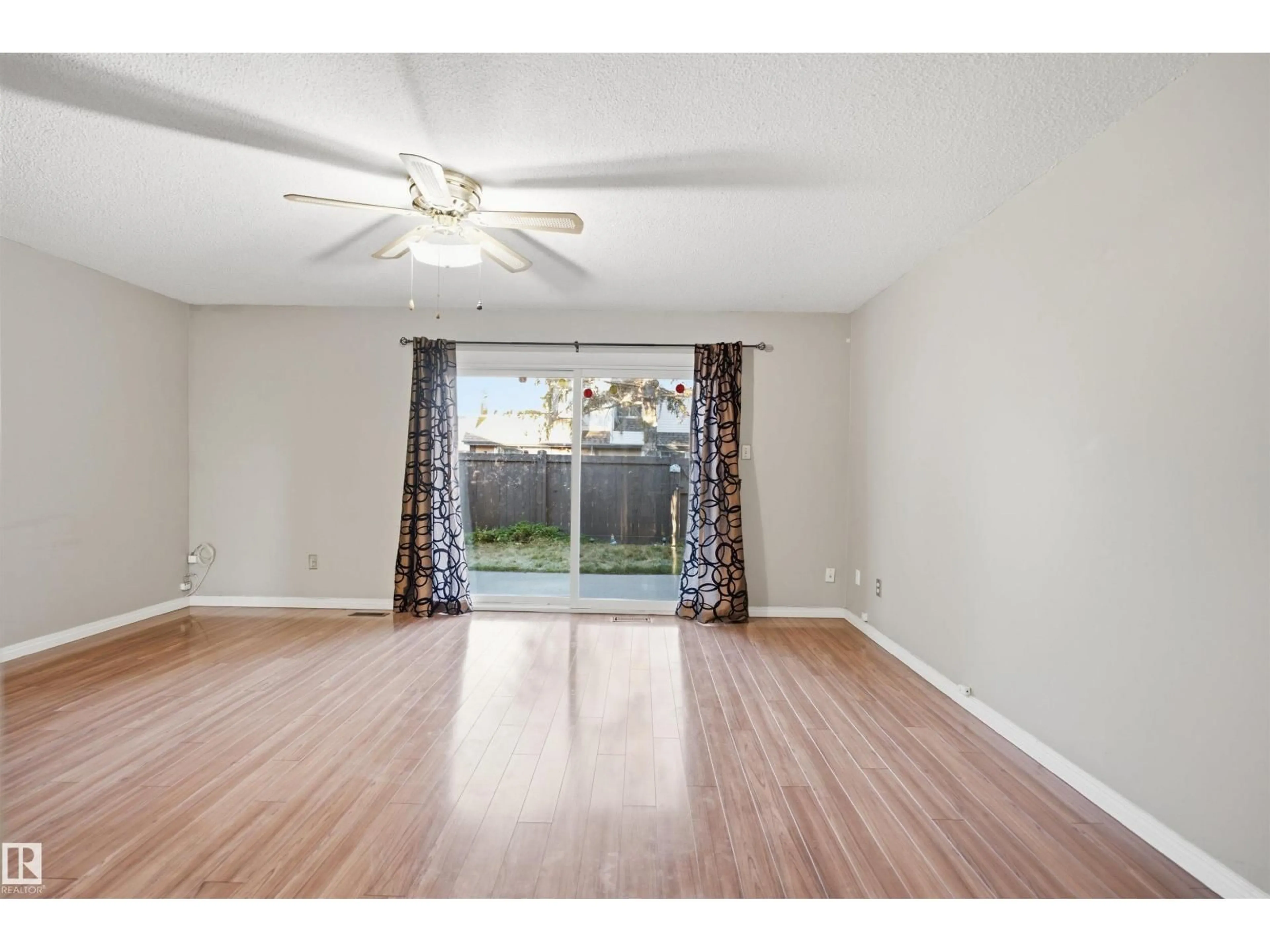 A pic of a room for 7J GARDEN GROVE NW, Edmonton Alberta T6J2L3