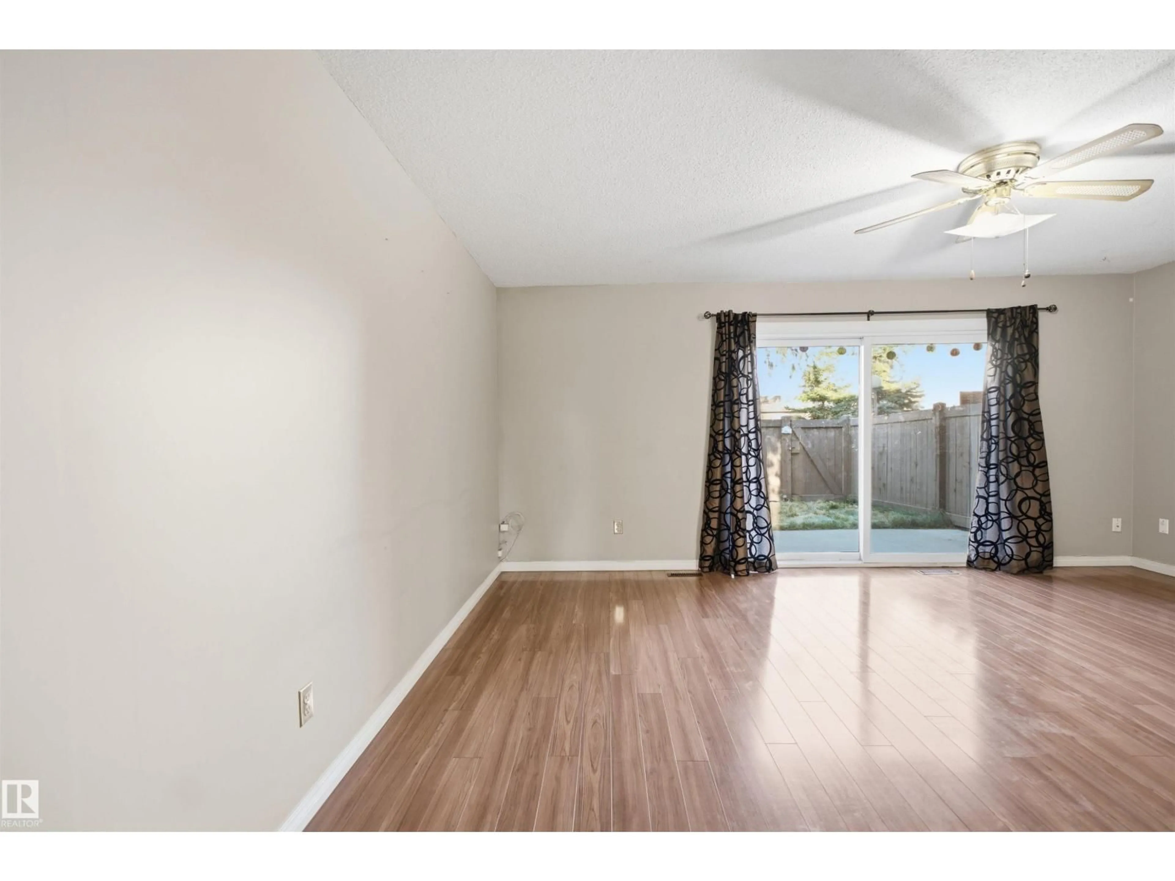 A pic of a room for 7J GARDEN GROVE NW, Edmonton Alberta T6J2L3
