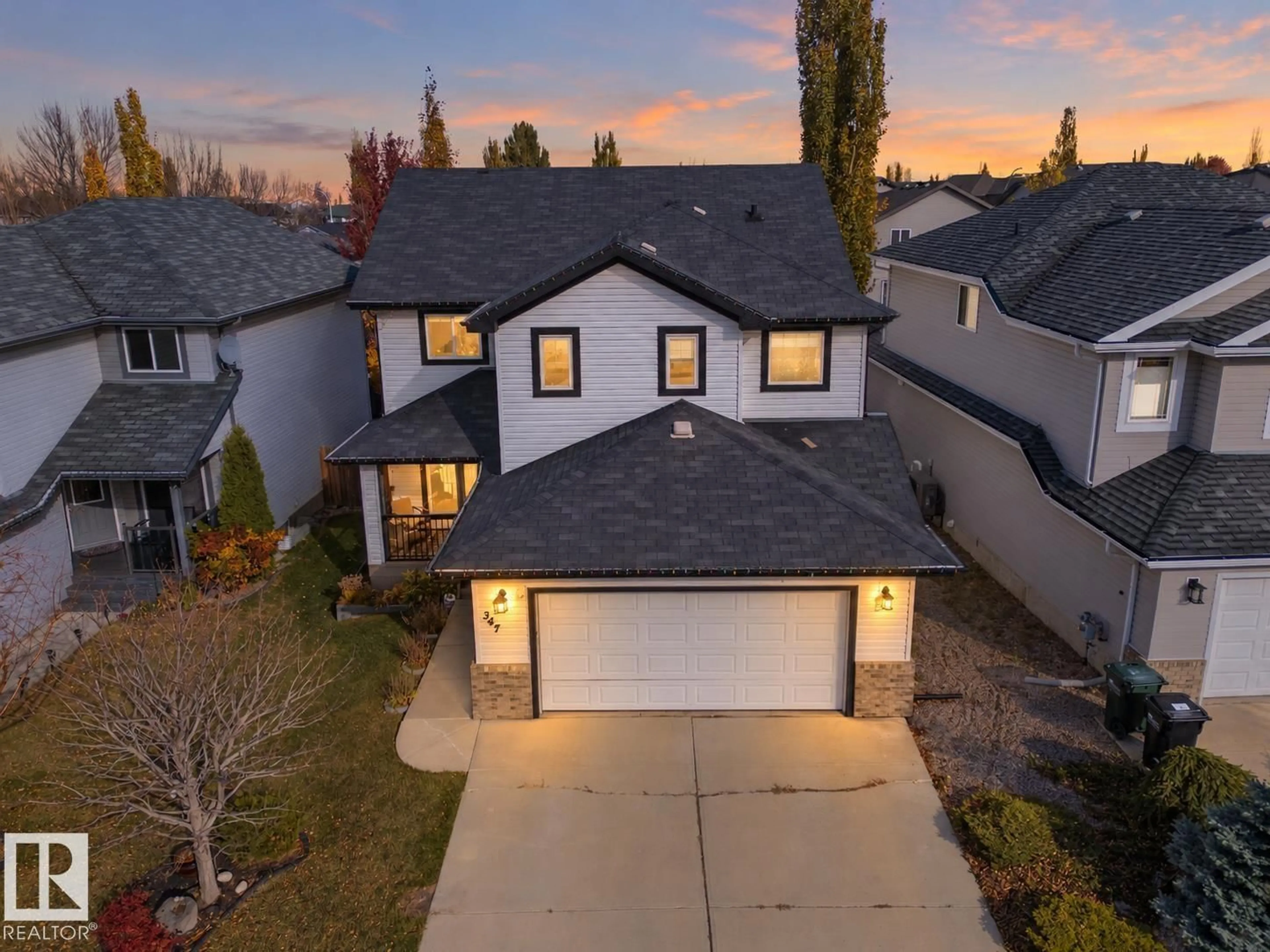 A pic from outside/outdoor area/front of a property/back of a property/a pic from drone, street for 347 DAVENPORT DR, Sherwood Park Alberta T8H1Y1