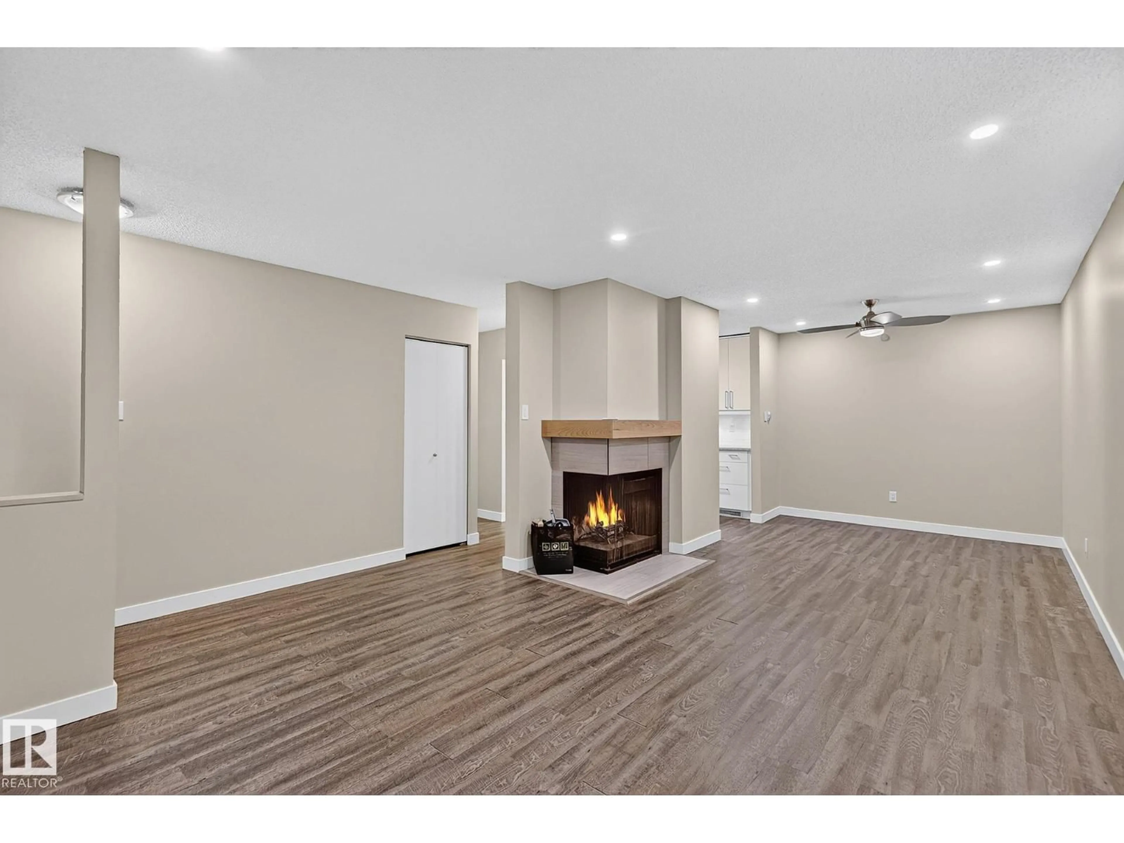 A pic of a room for #12 - 2115 118 ST NW, Edmonton Alberta T6J5N1