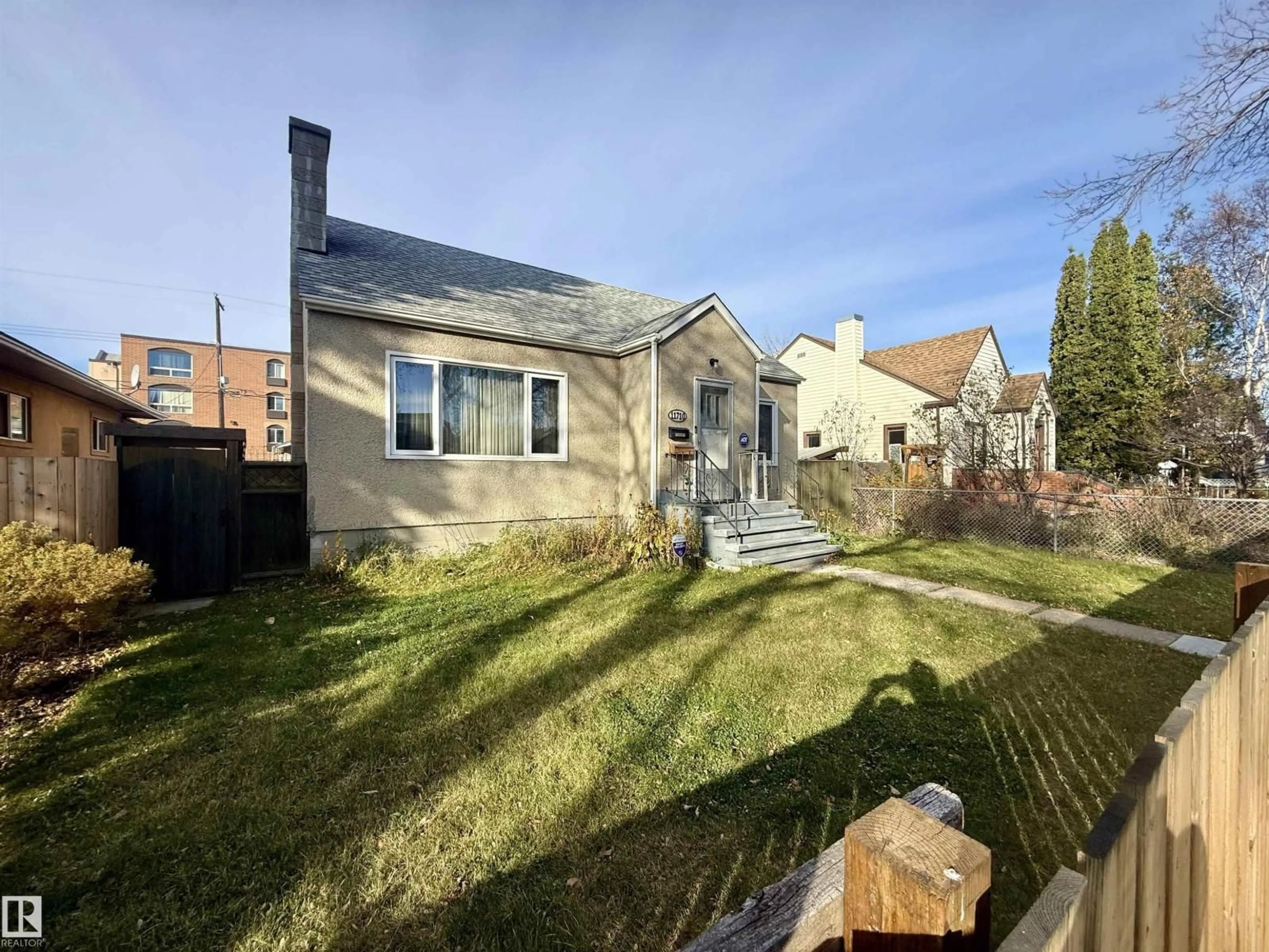A pic from outside/outdoor area/front of a property/back of a property/a pic from drone, street for 11710 94 STREET, Edmonton Alberta T5G1J2