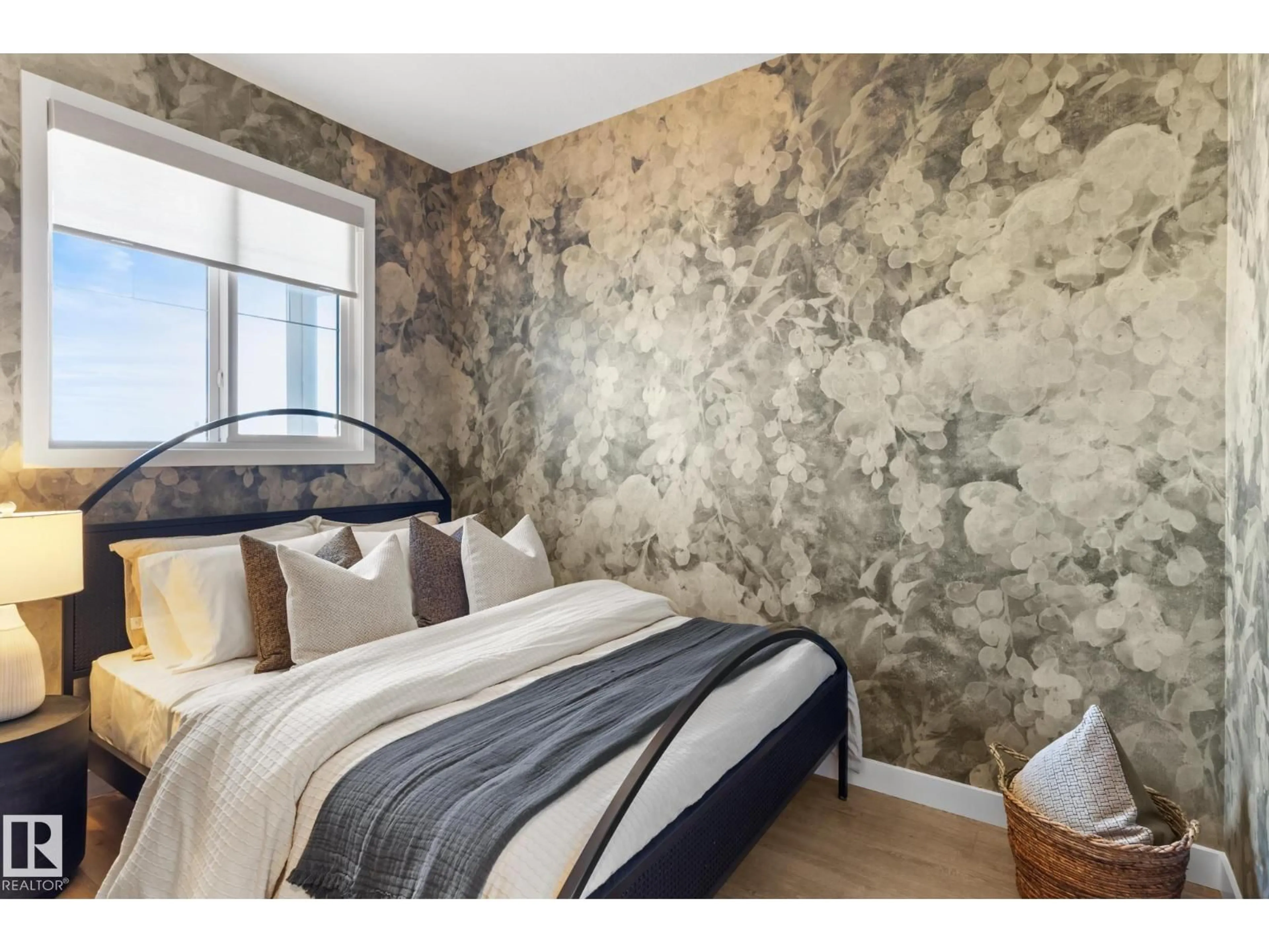 Bedroom with bed, unknown for SW - 5789 HAWTHORN CM, Edmonton Alberta T6X2L5
