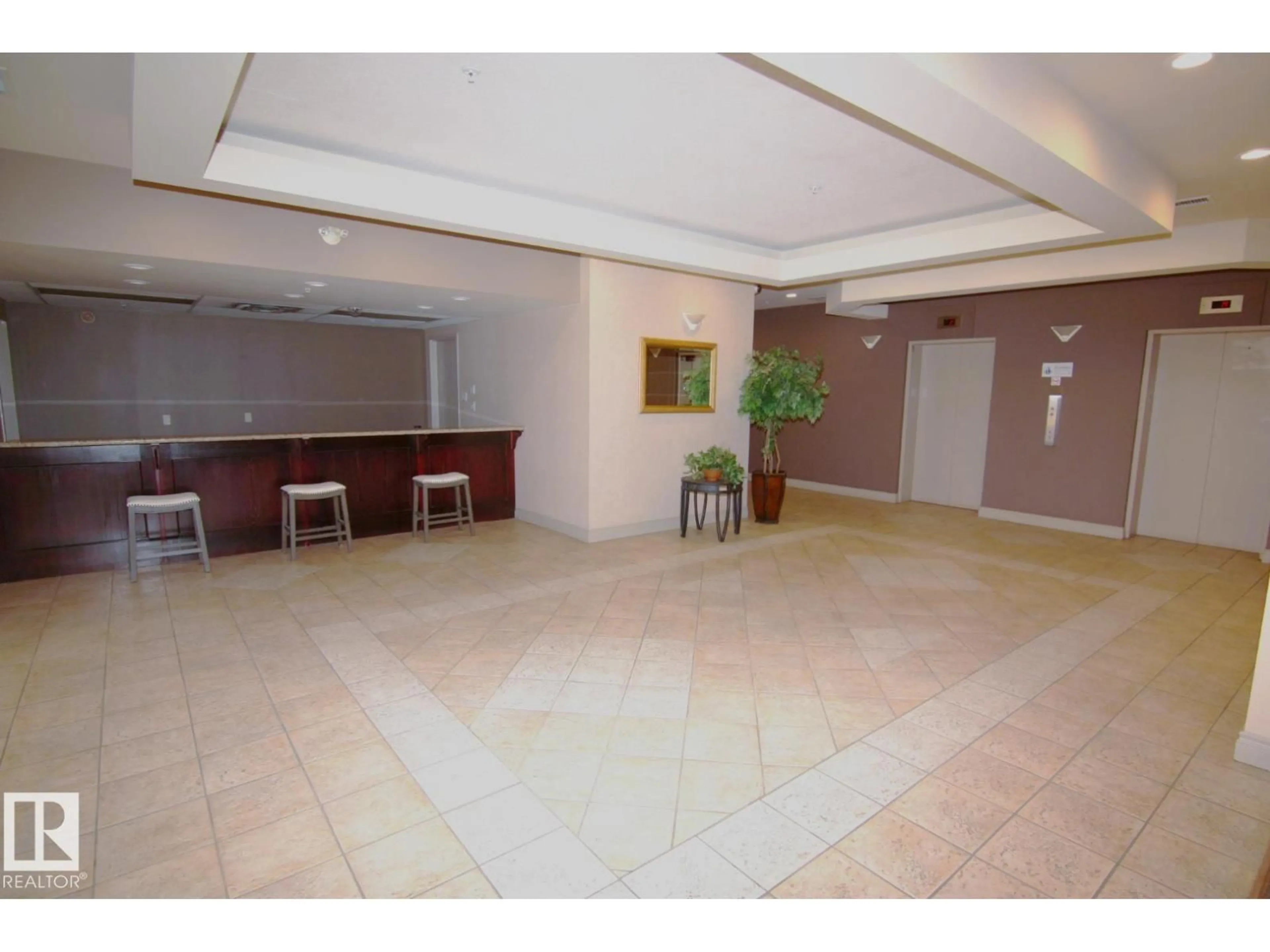 Lobby for 207 - 9919 105 ST, Edmonton Alberta T5K1B1