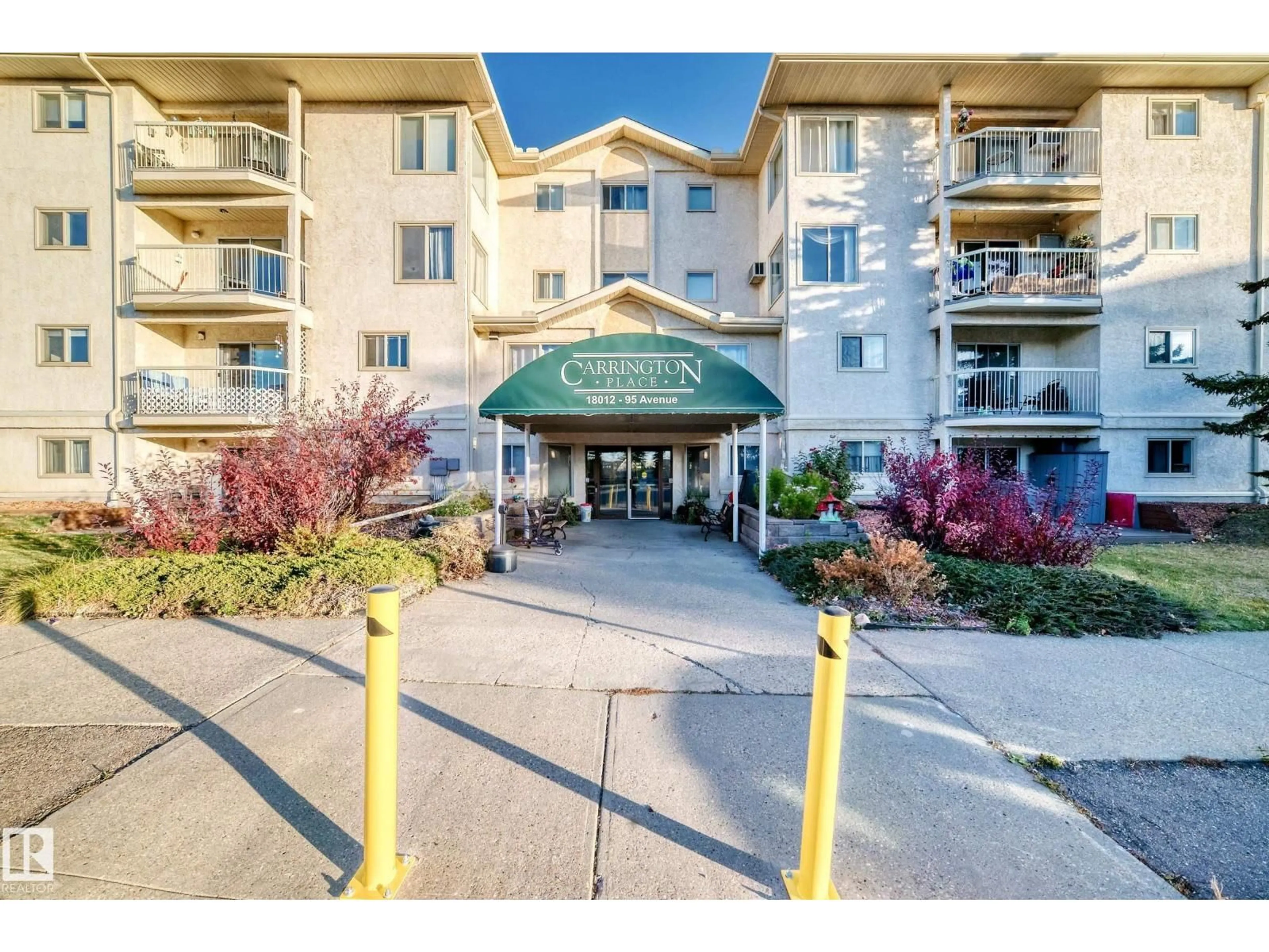 Indoor foyer for #217 - 18012 95 AV, Edmonton Alberta T5T5Z2