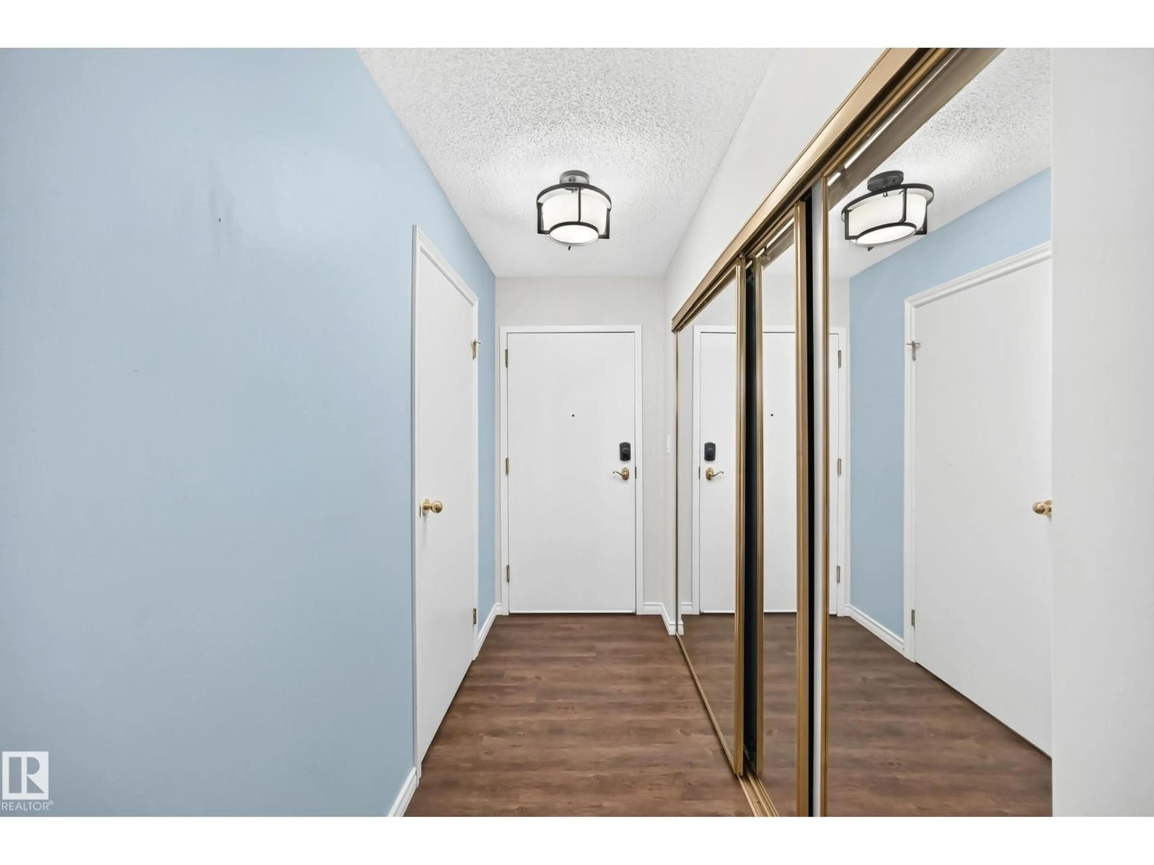Indoor entryway for #217 - 18012 95 AV, Edmonton Alberta T5T5Z2