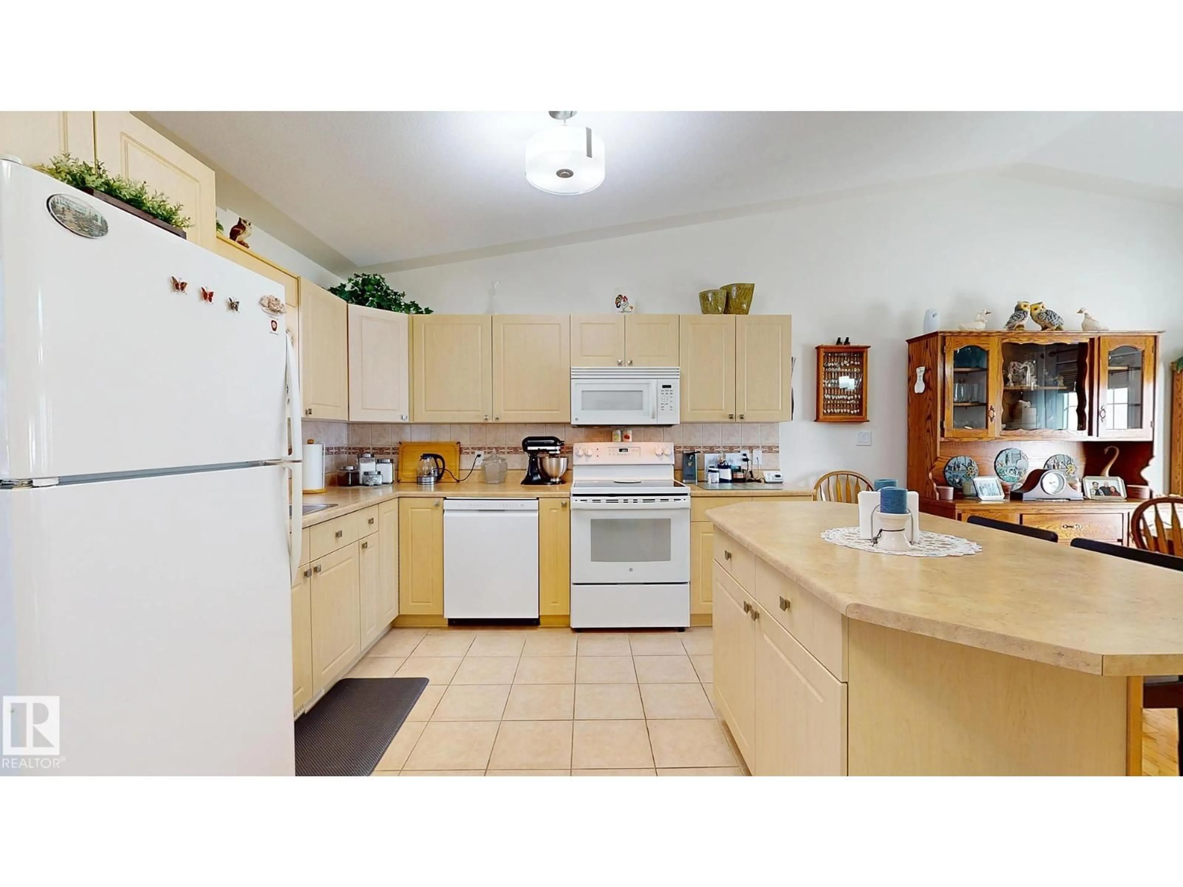 Standard kitchen, unknown for #3 - 3 SPRUCE RIDGE DR, Spruce Grove Alberta T7X3V5