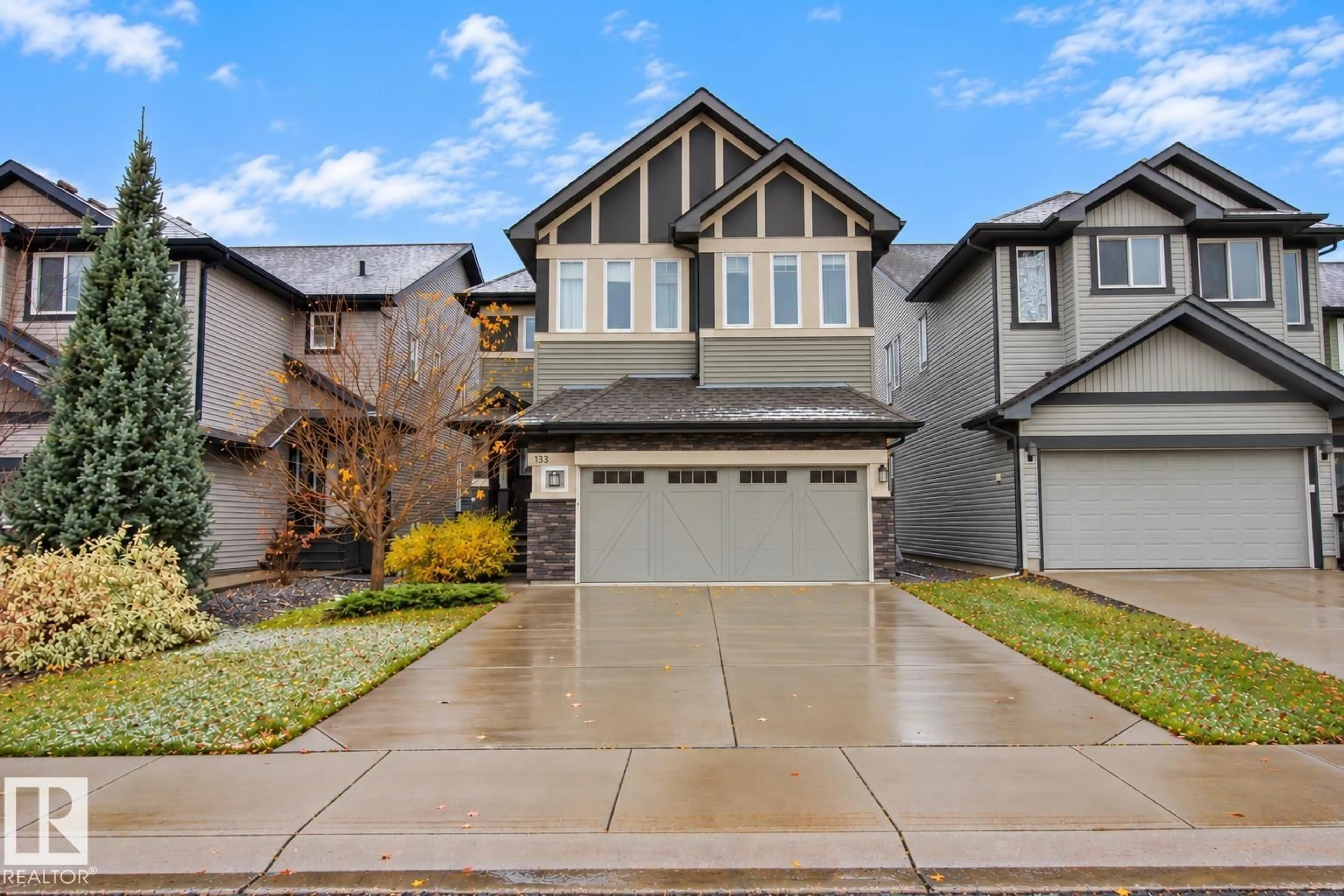 Home with vinyl exterior material, street for 133 SANDALWOOD CR, Sherwood Park Alberta T8H0S4