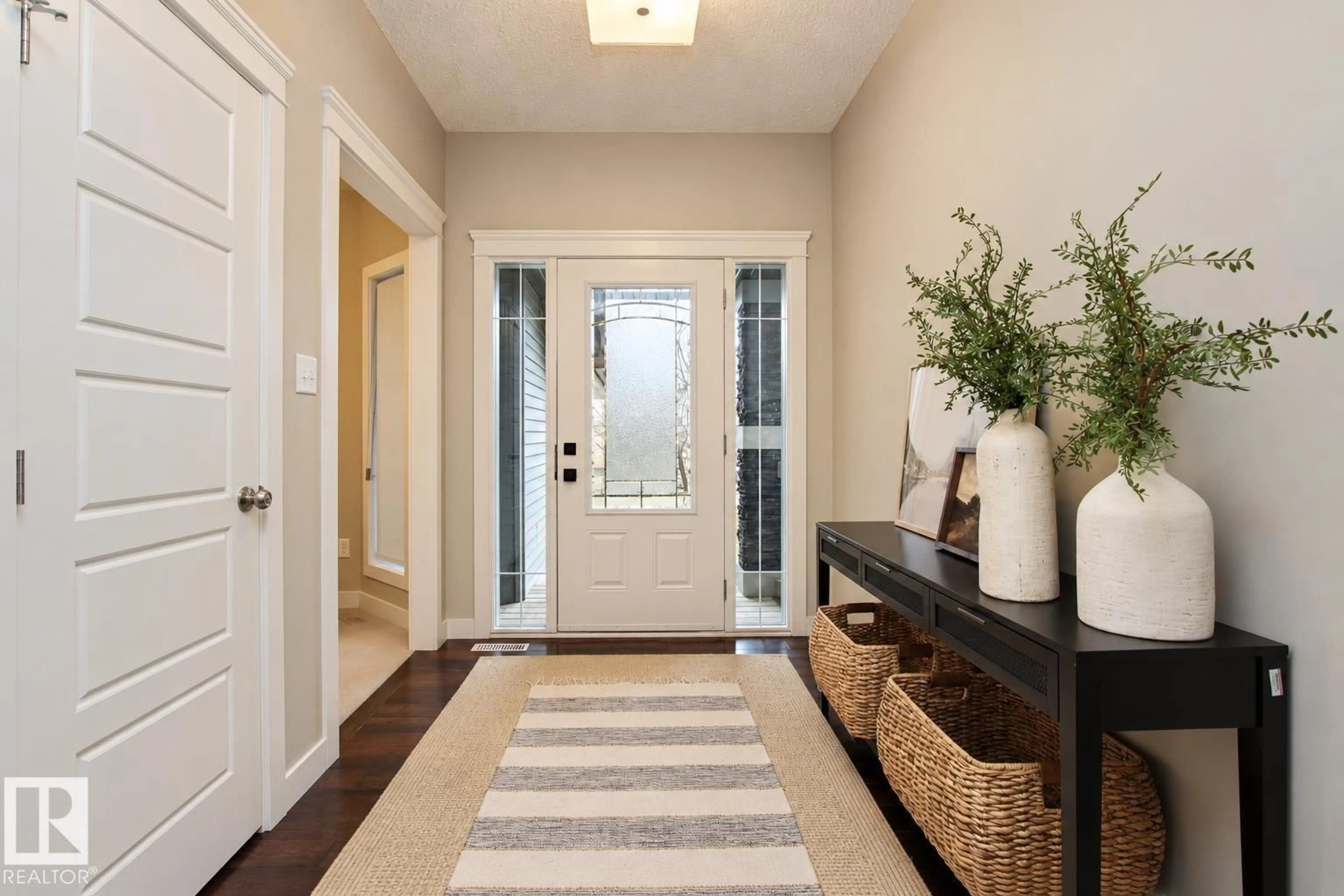 Indoor entryway for 133 SANDALWOOD CR, Sherwood Park Alberta T8H0S4