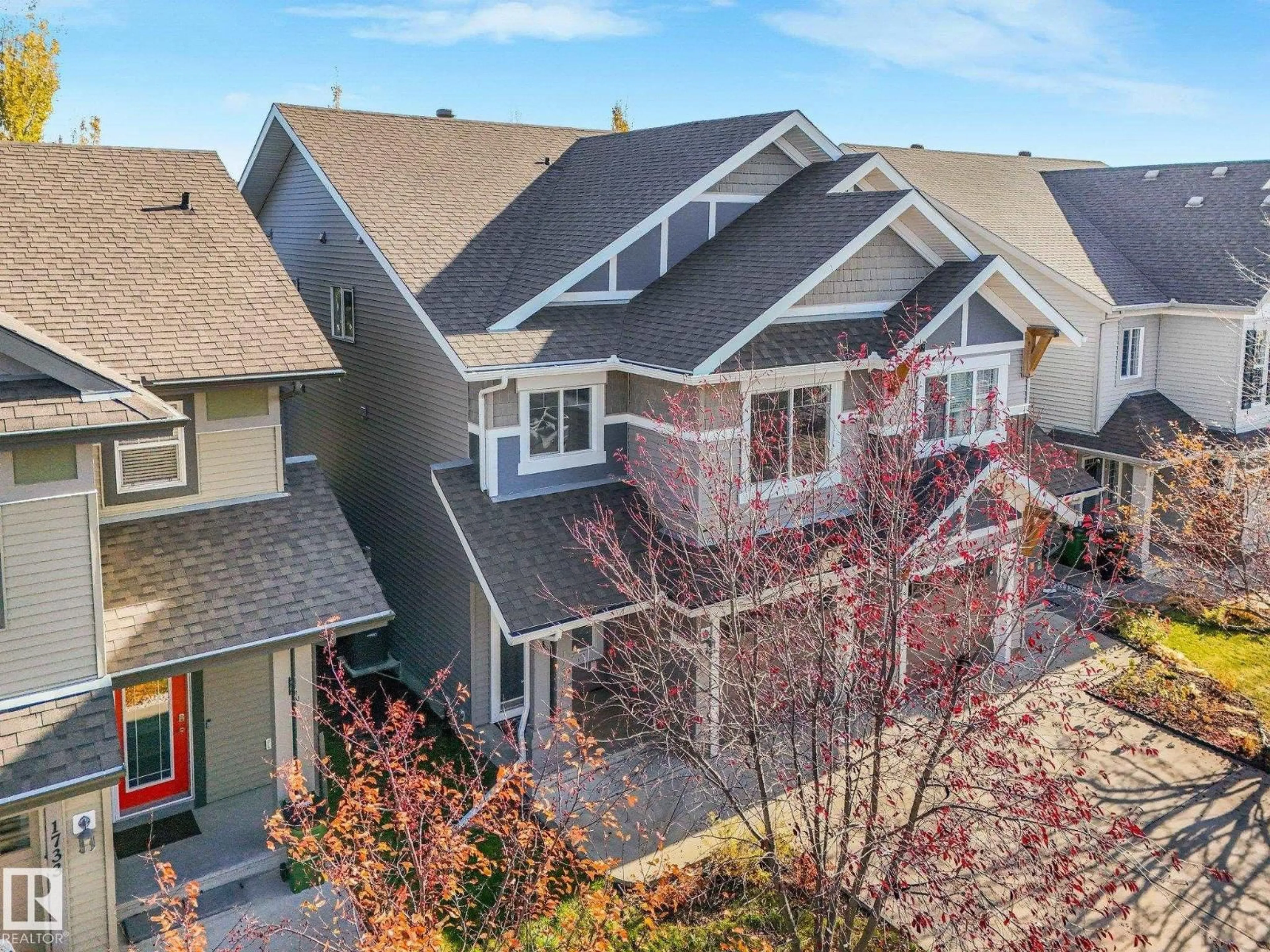 A pic from outside/outdoor area/front of a property/back of a property/a pic from drone, street for 1735 CHAPMAN WY, Edmonton Alberta T6W2E8