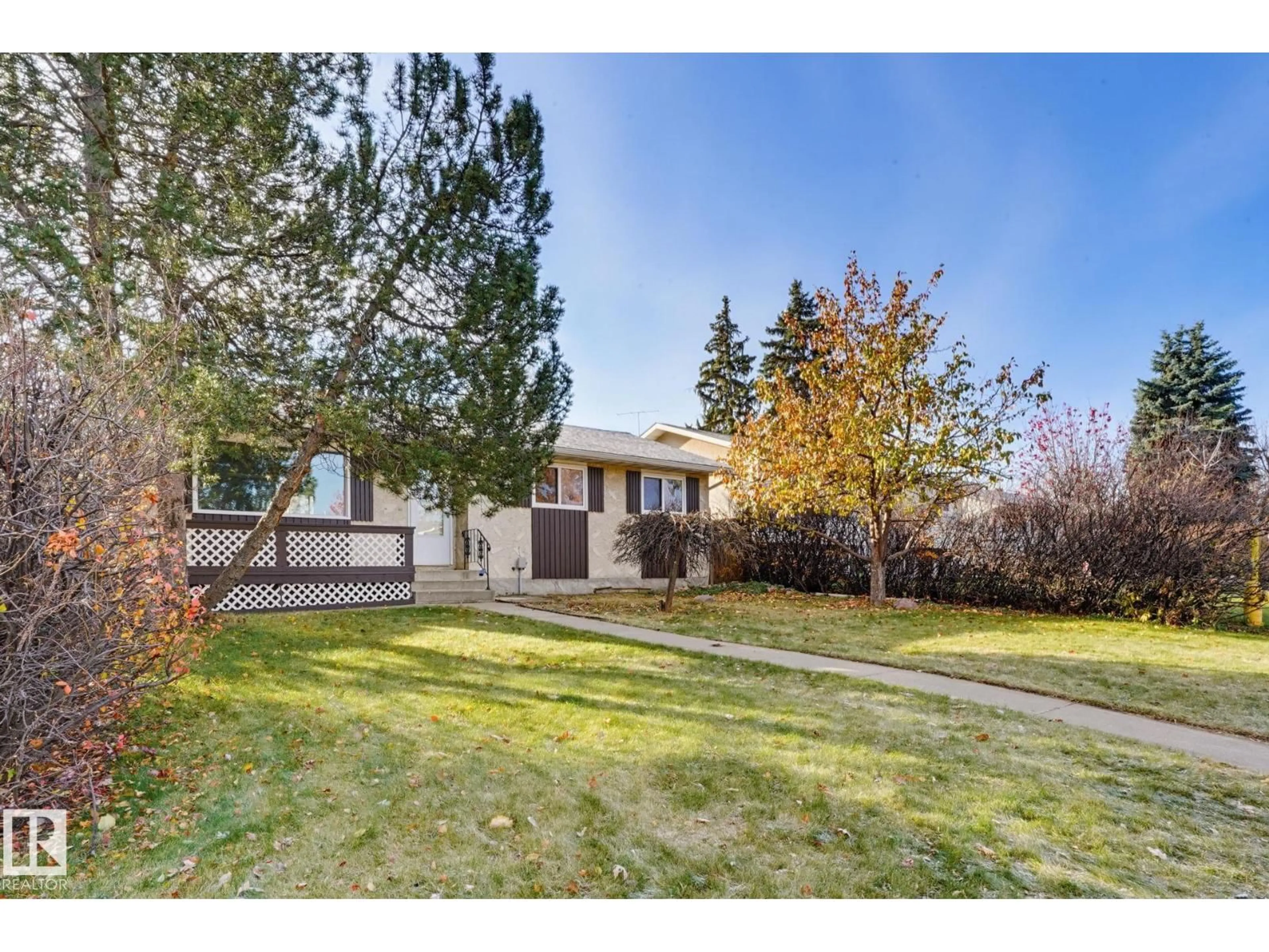 A pic from outside/outdoor area/front of a property/back of a property/a pic from drone, street for 64 WINCHESTER AV, Spruce Grove Alberta T7X1L8