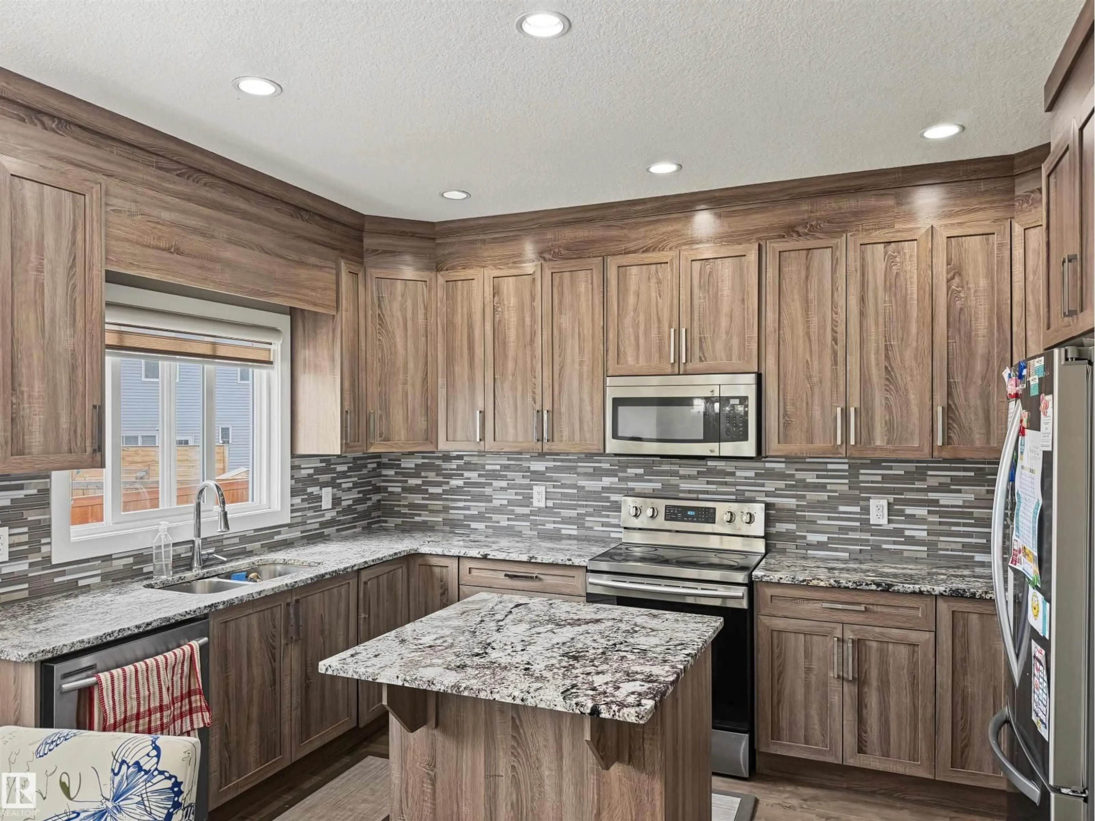 Contemporary kitchen, unknown for SW - 9108 COOPER CR, Edmonton Alberta T6W4A5