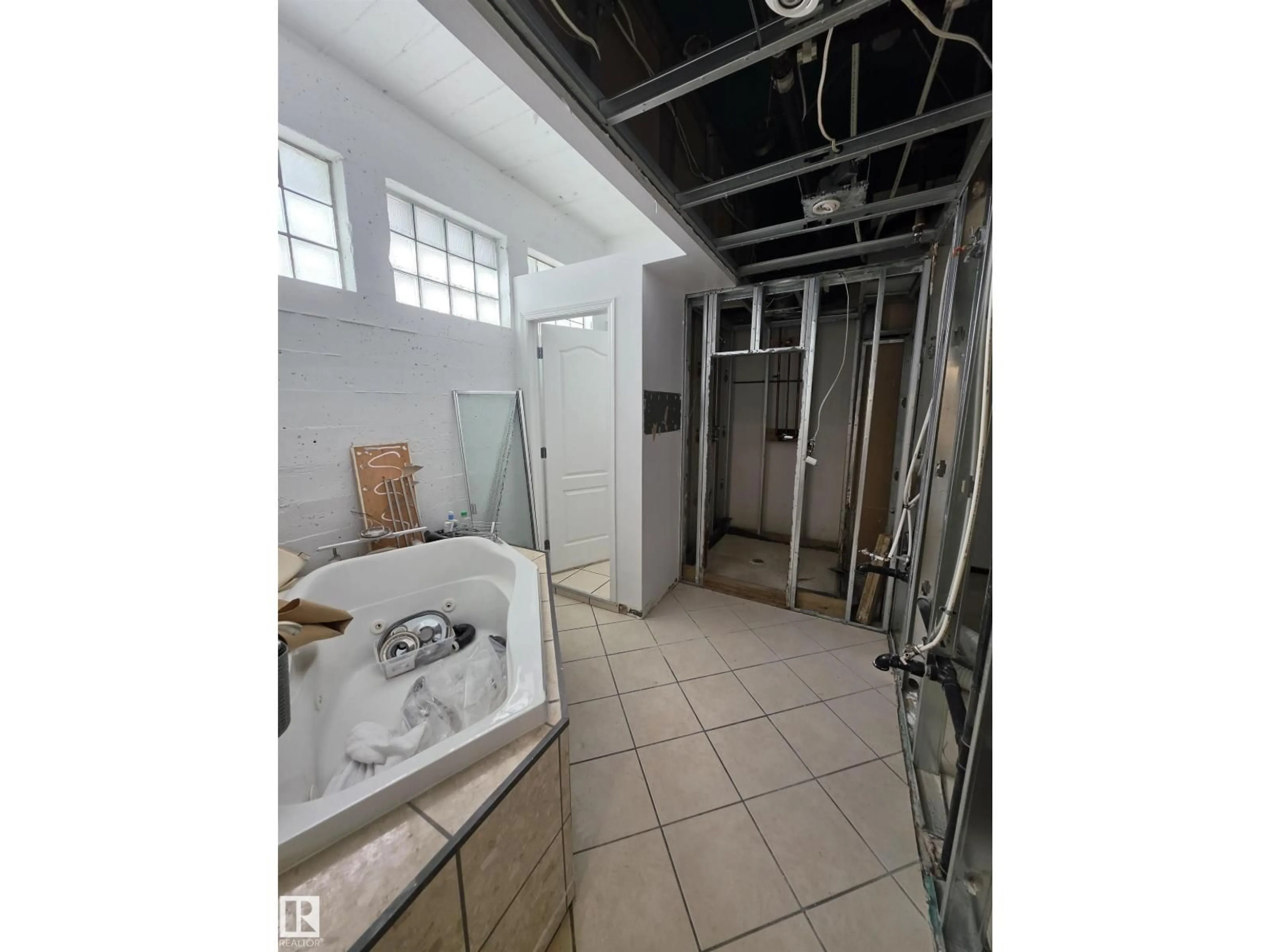 Unknown for #101 - 10355 105 ST NW, Edmonton Alberta T5J1E8