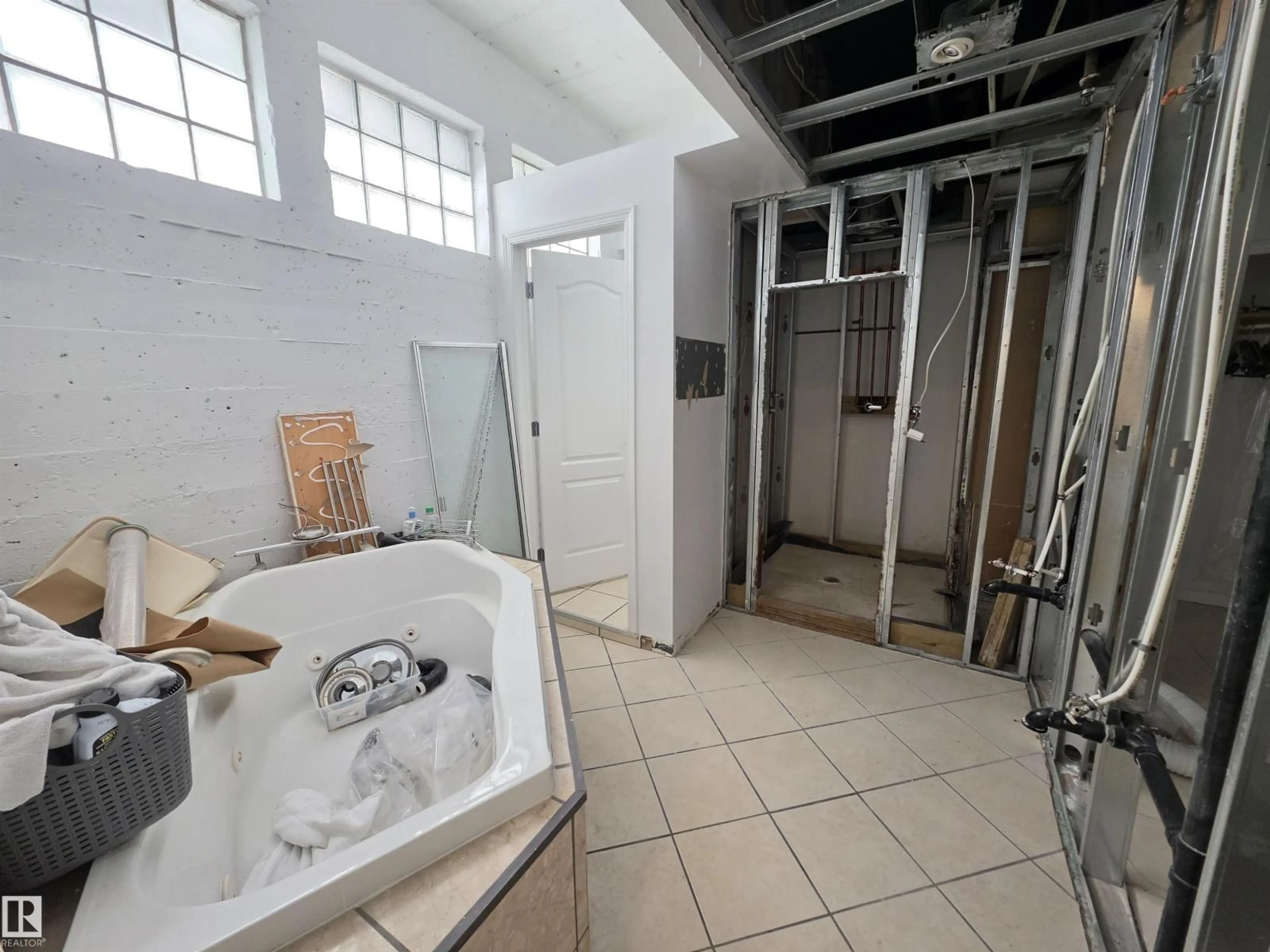 A pic of a room for #101 - 10355 105 ST NW, Edmonton Alberta T5J1E8