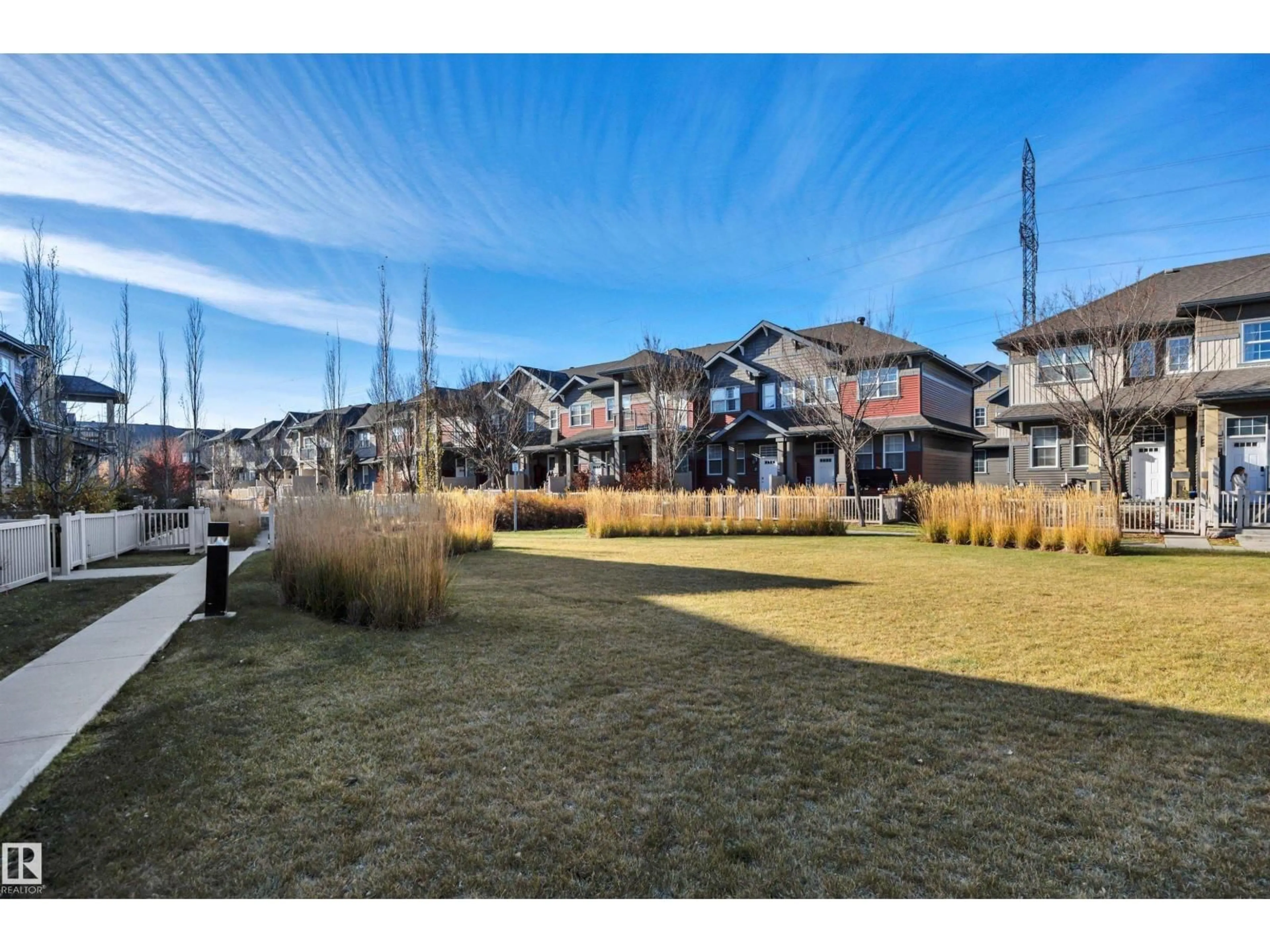 A pic from outside/outdoor area/front of a property/back of a property/a pic from drone, mountain view for 4029 ORCHARDS DR, Edmonton Alberta T6X1V2