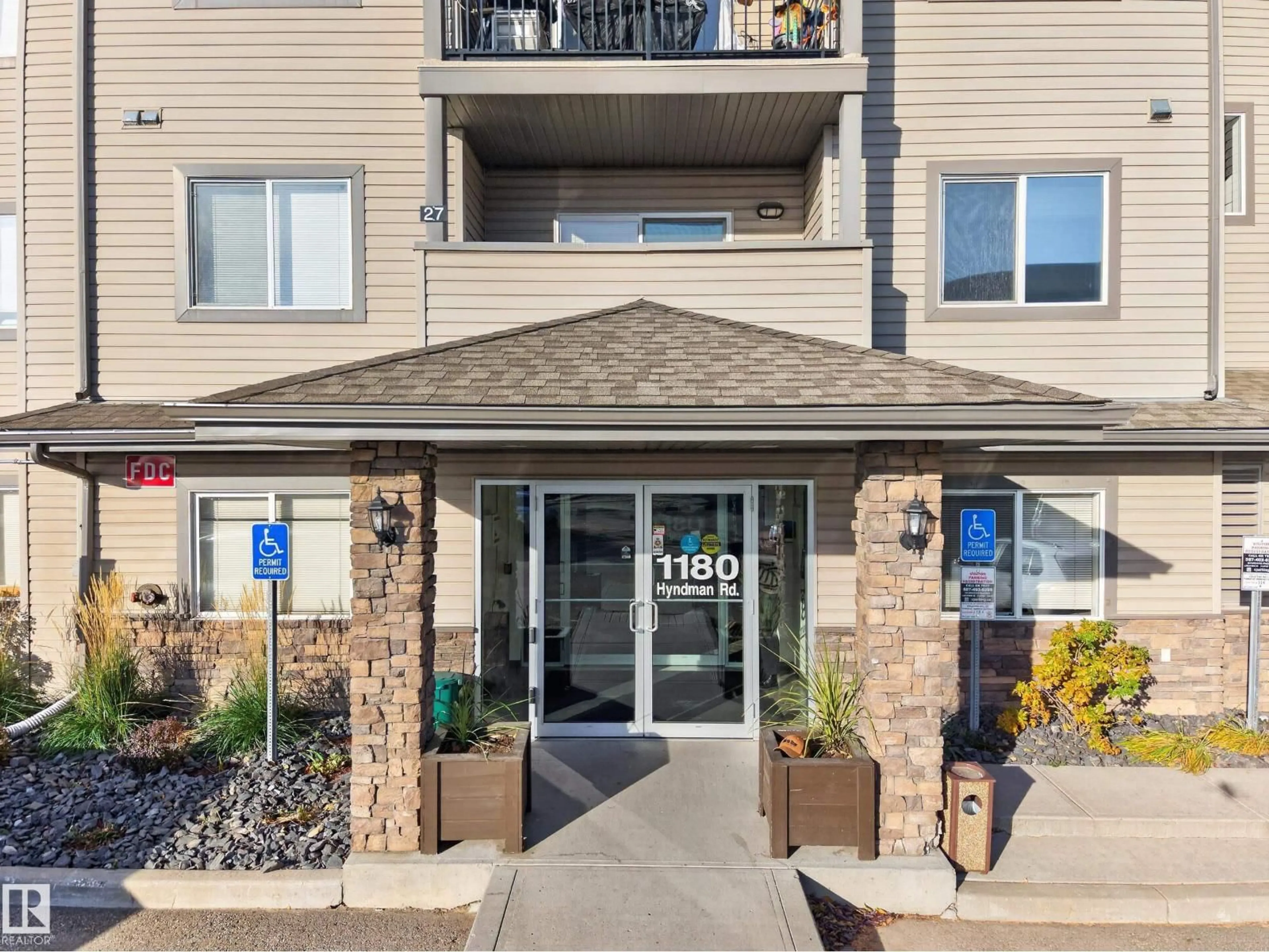 Indoor entryway for #326 - 1180 HYNDMAN RD, Edmonton Alberta T5A0P8