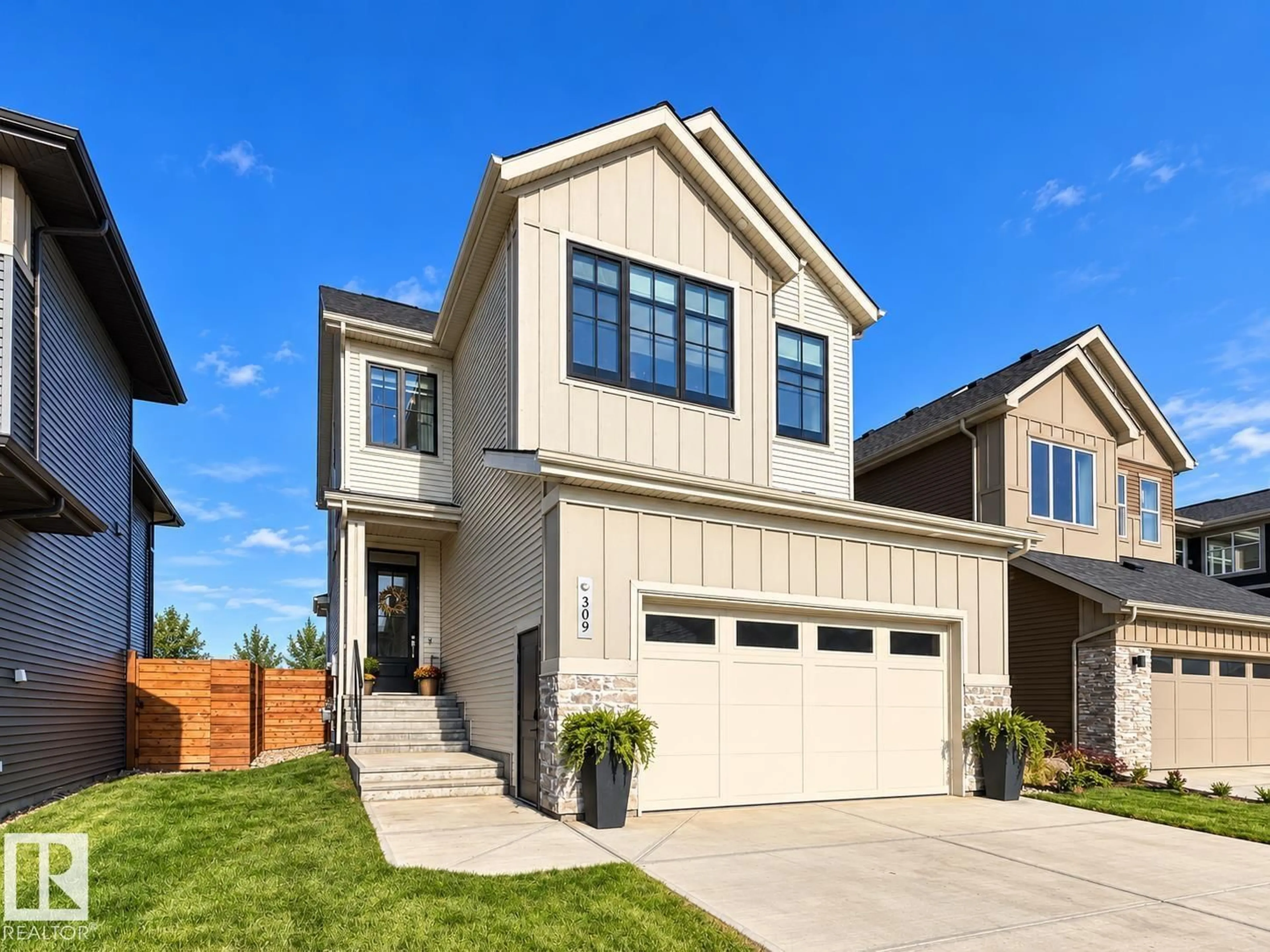 Home with vinyl exterior material, street for 309 JENSEN LAKES BV, St. Albert Alberta T8N7Z4