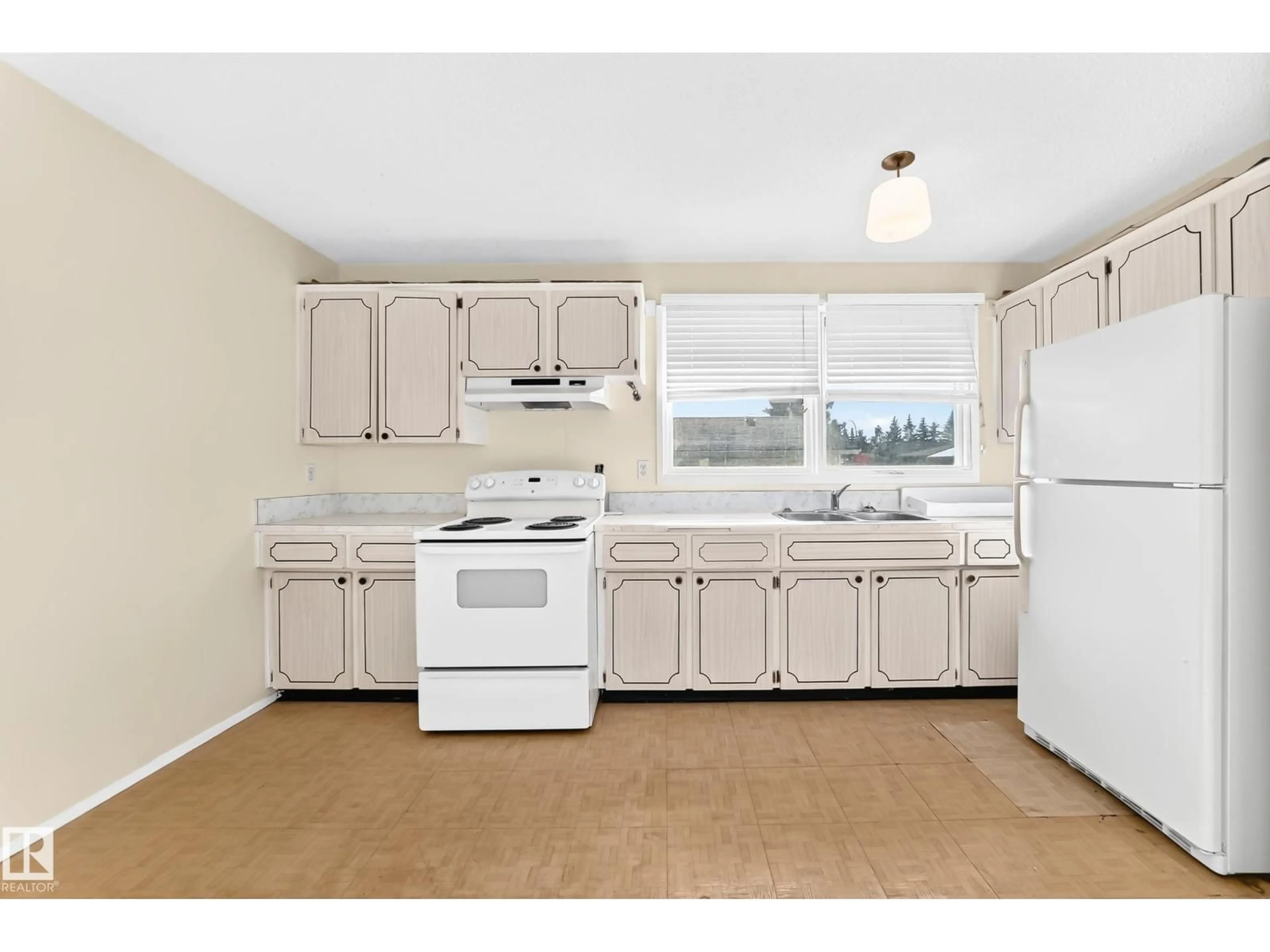 Standard kitchen, unknown for 9527 139 AV, Edmonton Alberta T5E5Z7