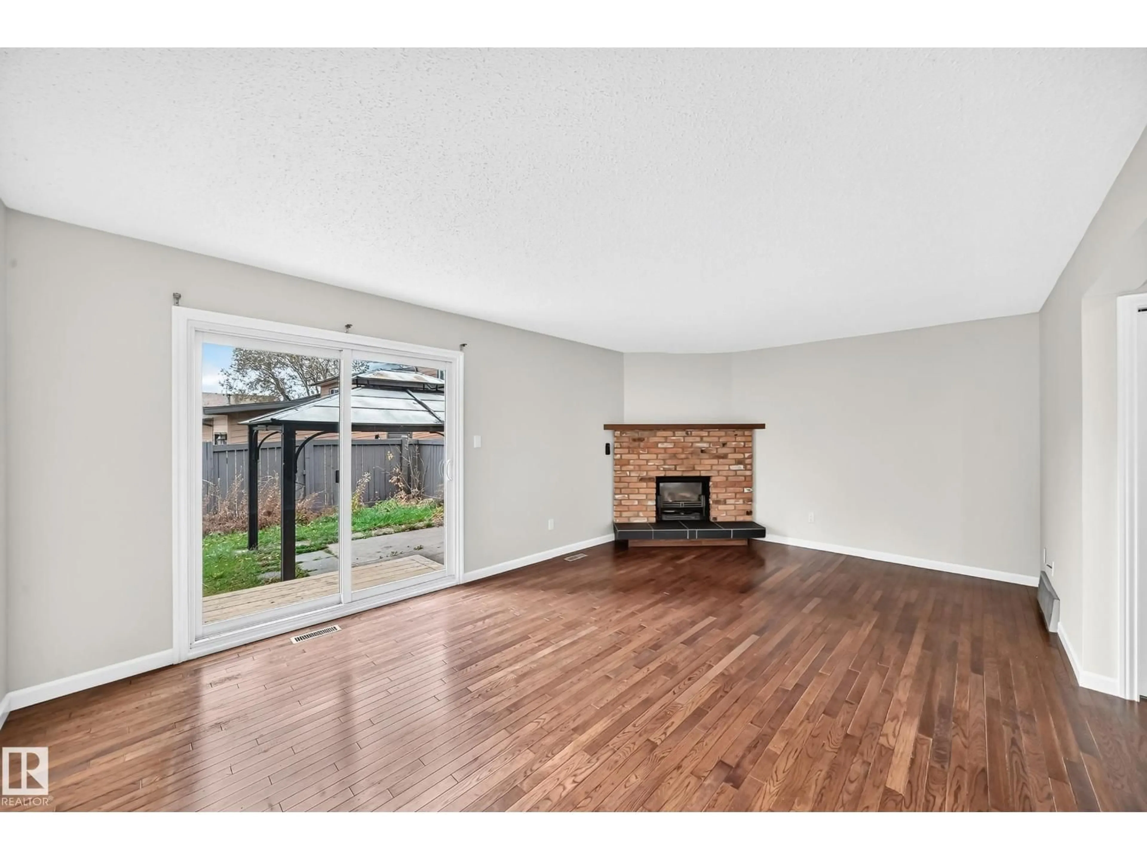 Unknown for NW - 13621 28 ST, Edmonton Alberta T5A4B5