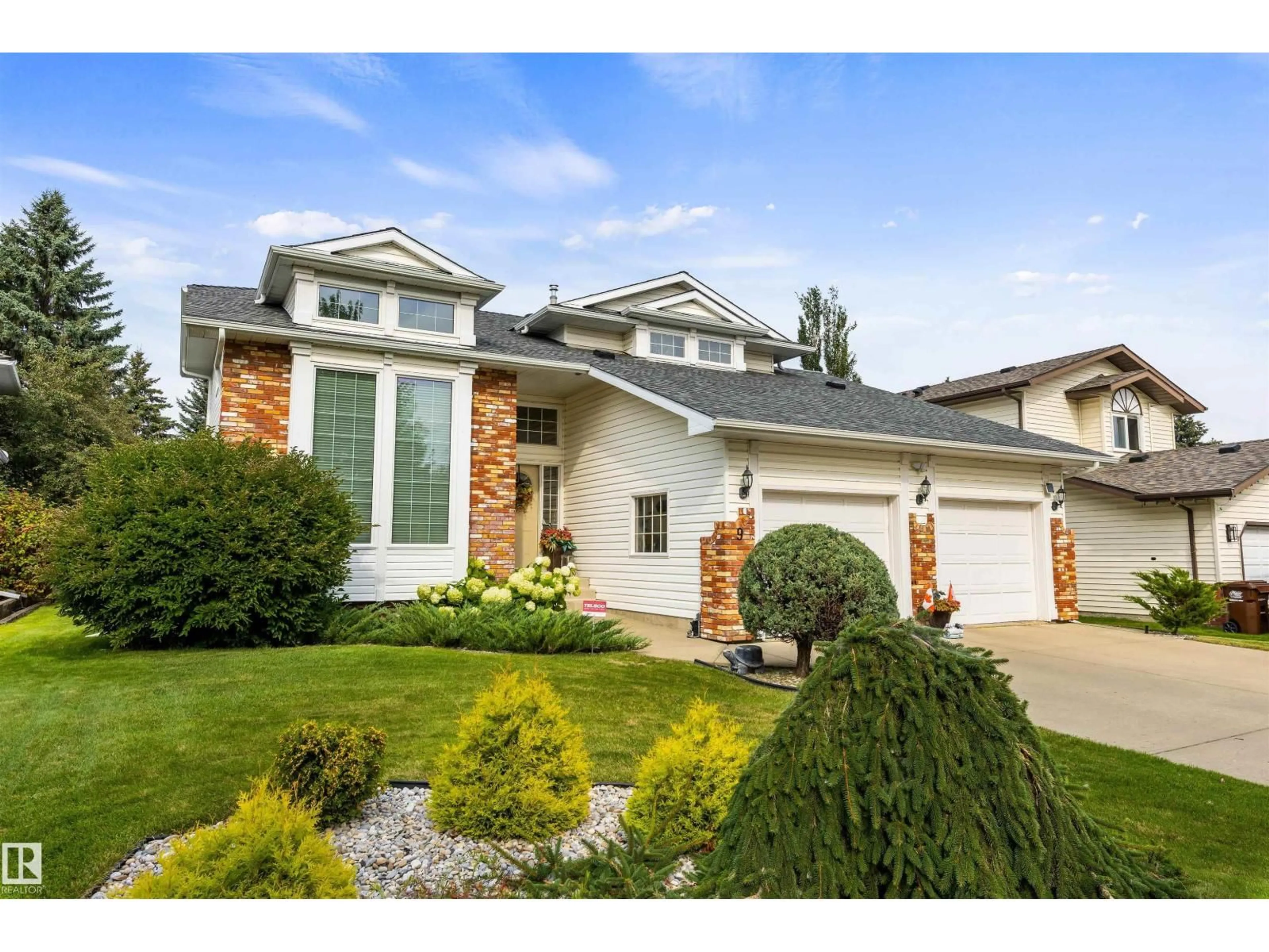 Home with vinyl exterior material, street for 9 PAQUETTE PL, St. Albert Alberta T8N5K8