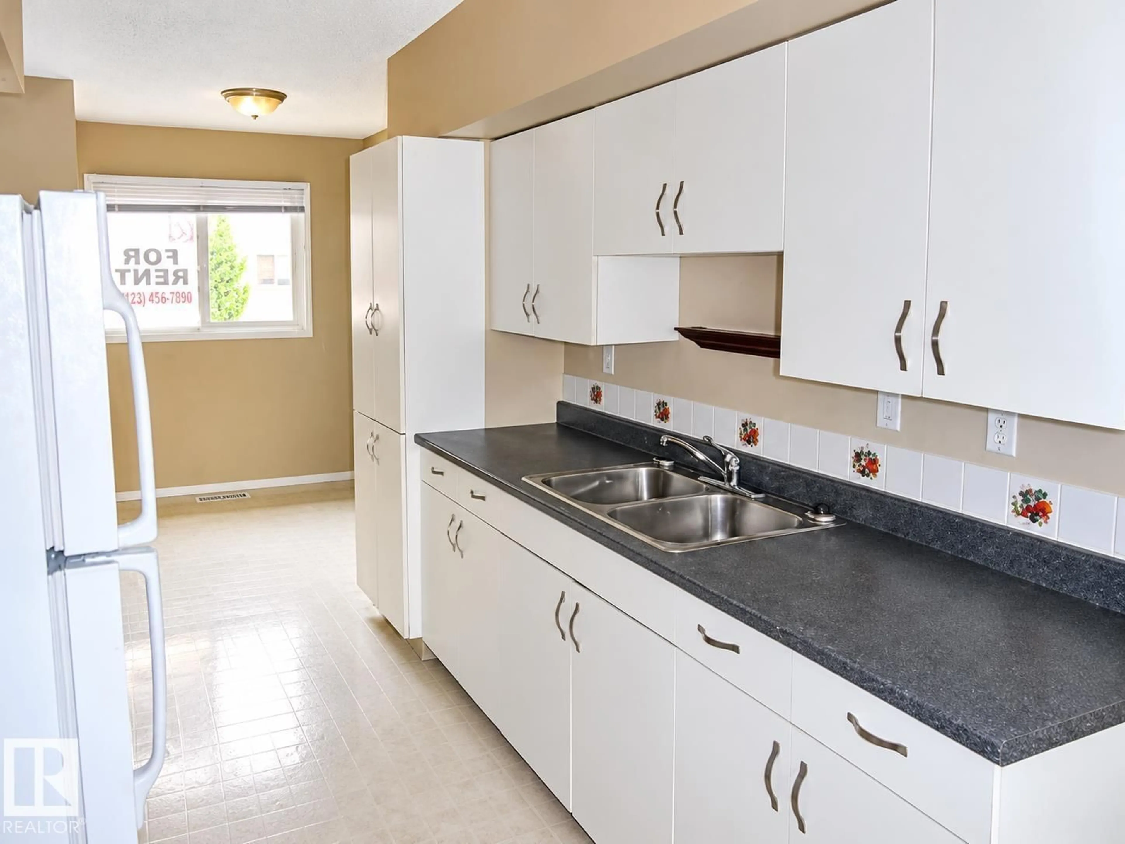 Standard kitchen, ceramic/tile floor for 148 CENTENNIAL CO, Edmonton Alberta T5P4H5