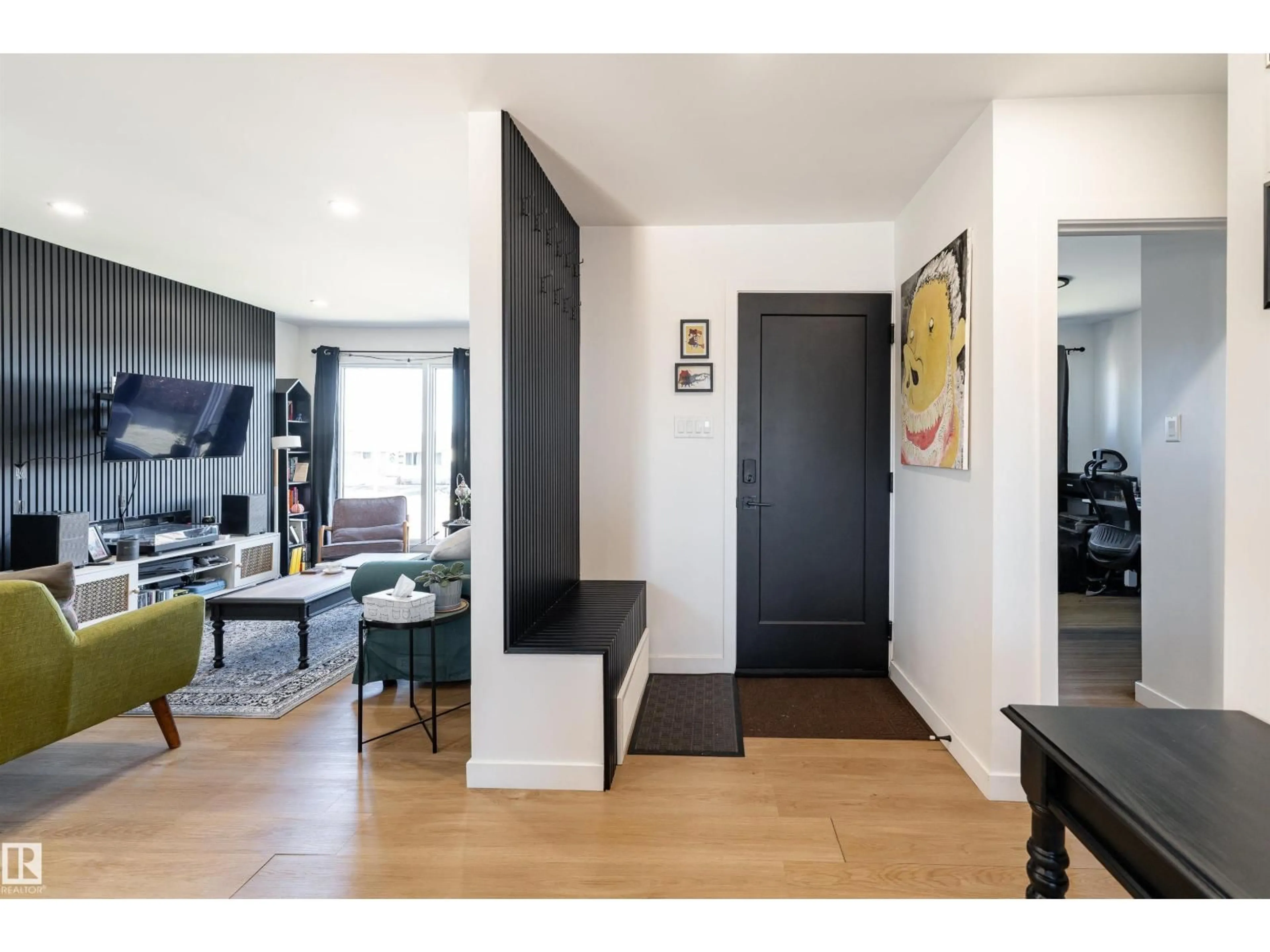 Indoor entryway for NW - 13412 135 ST, Edmonton Alberta T5L1Y9