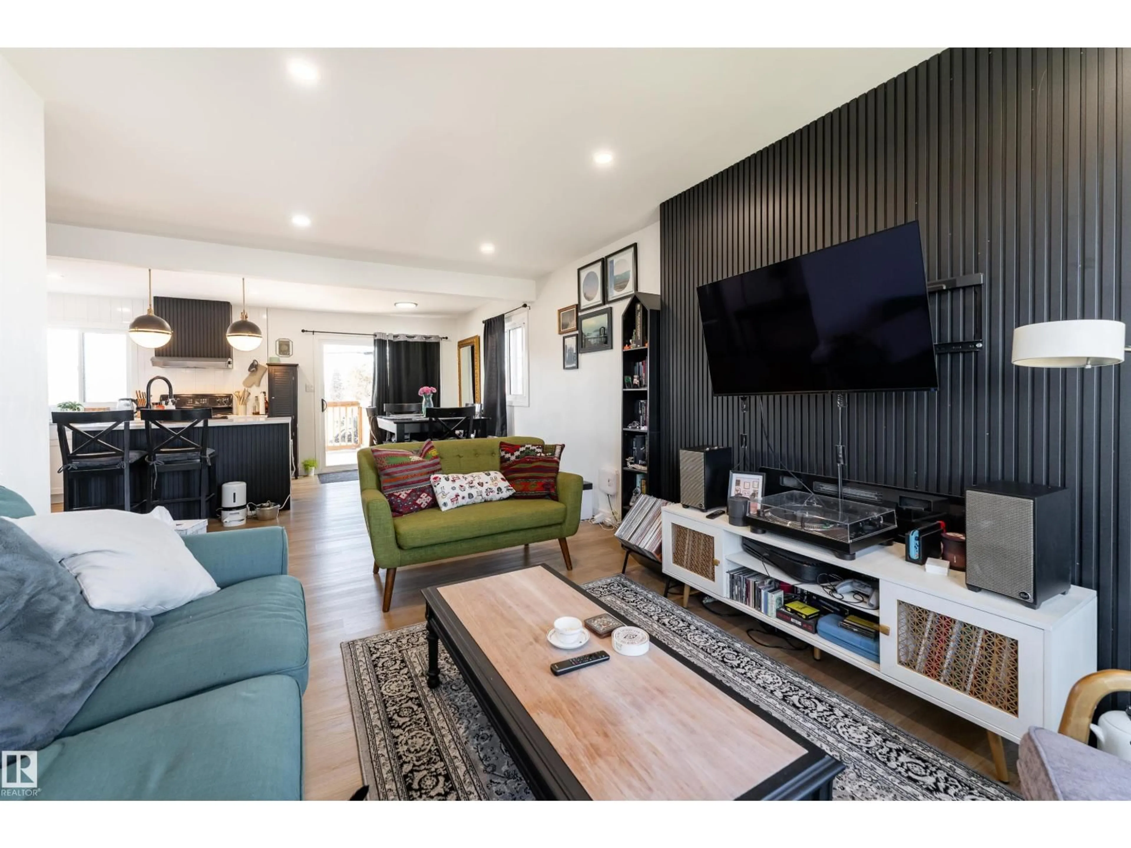 Home theater for NW - 13412 135 ST, Edmonton Alberta T5L1Y9