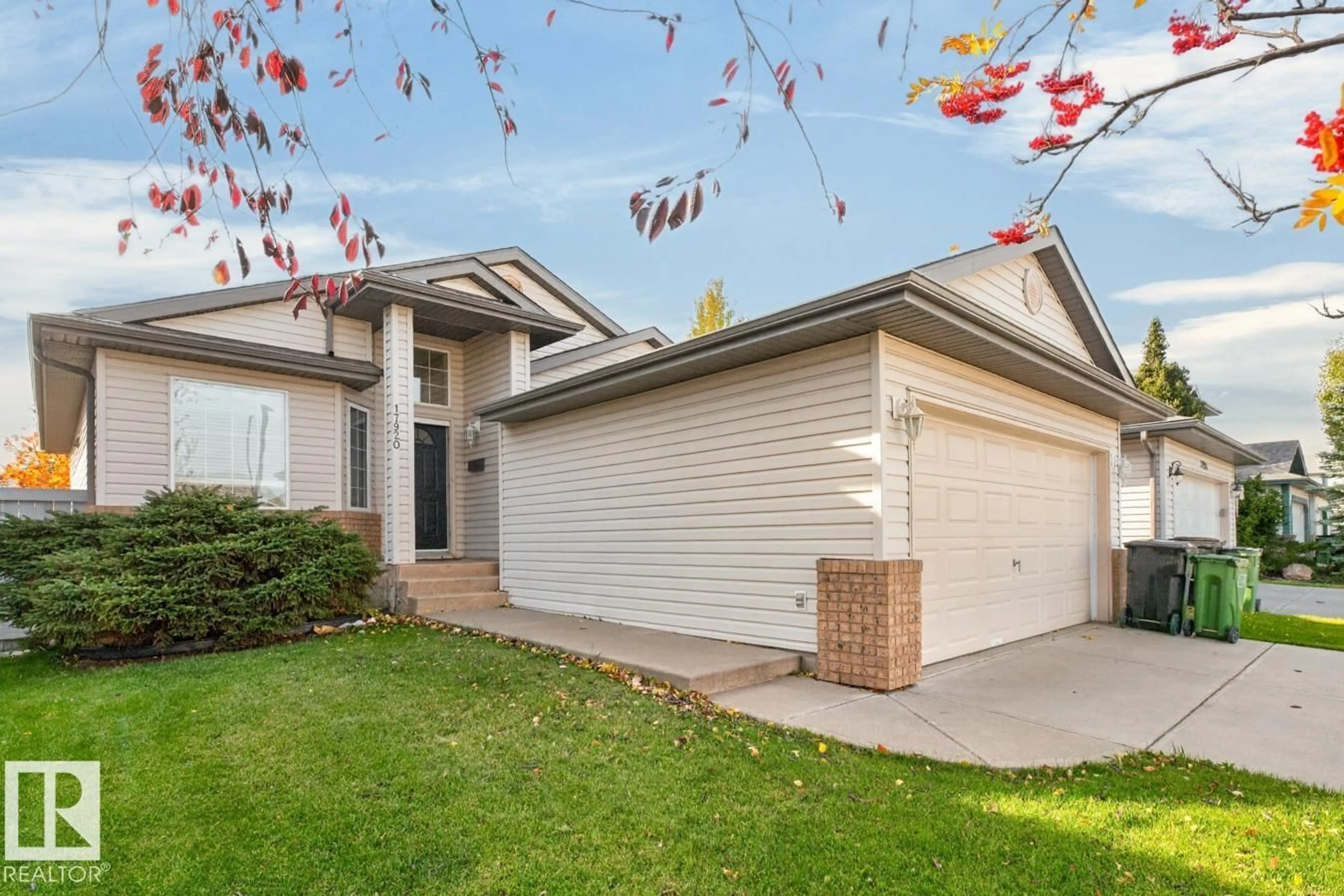 Home with vinyl exterior material, street for NW - 17920 99 ST, Edmonton Alberta T5X6A2