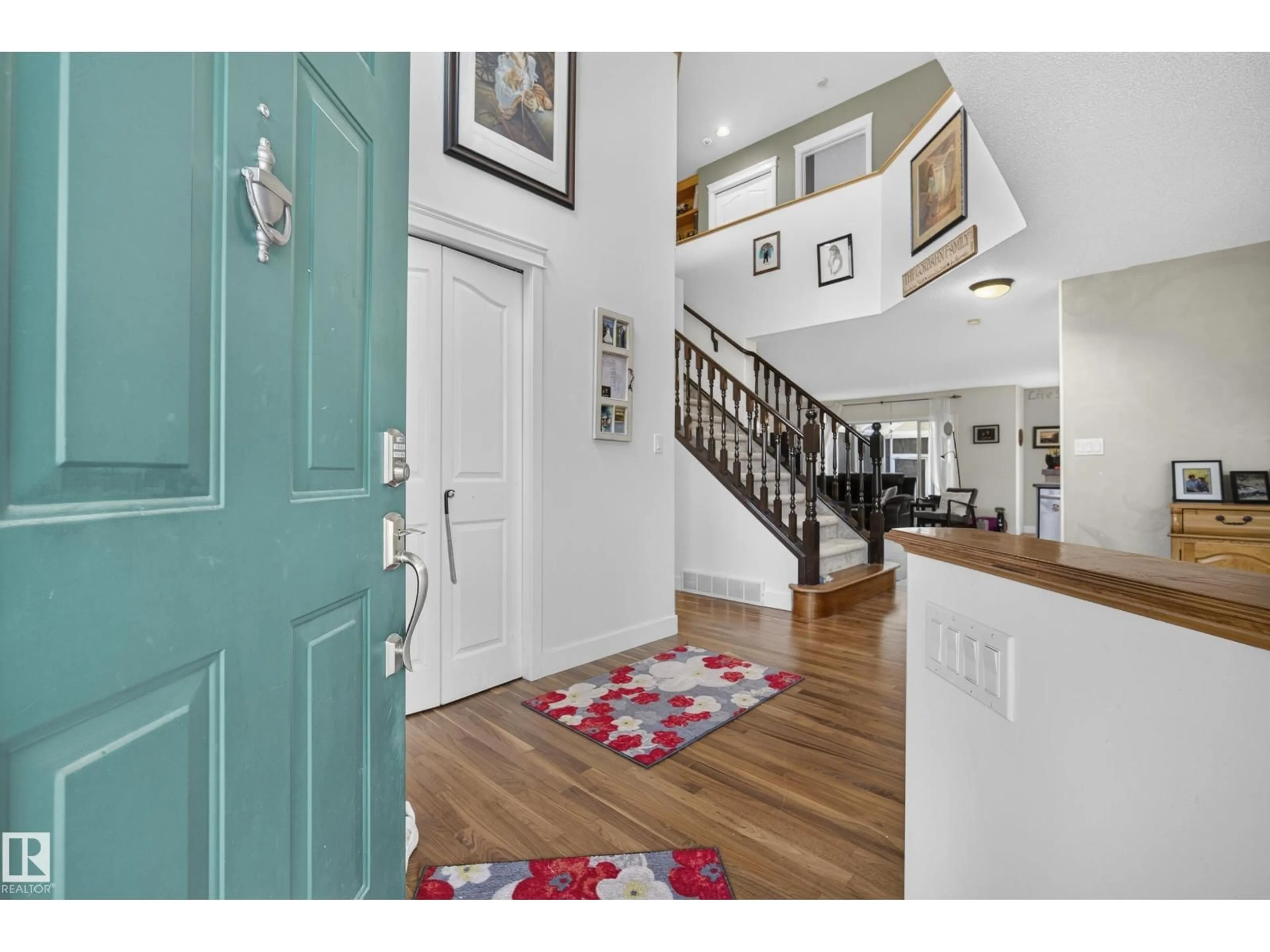 Indoor entryway for 114 EASTGATE WY, St. Albert Alberta T8N7B6