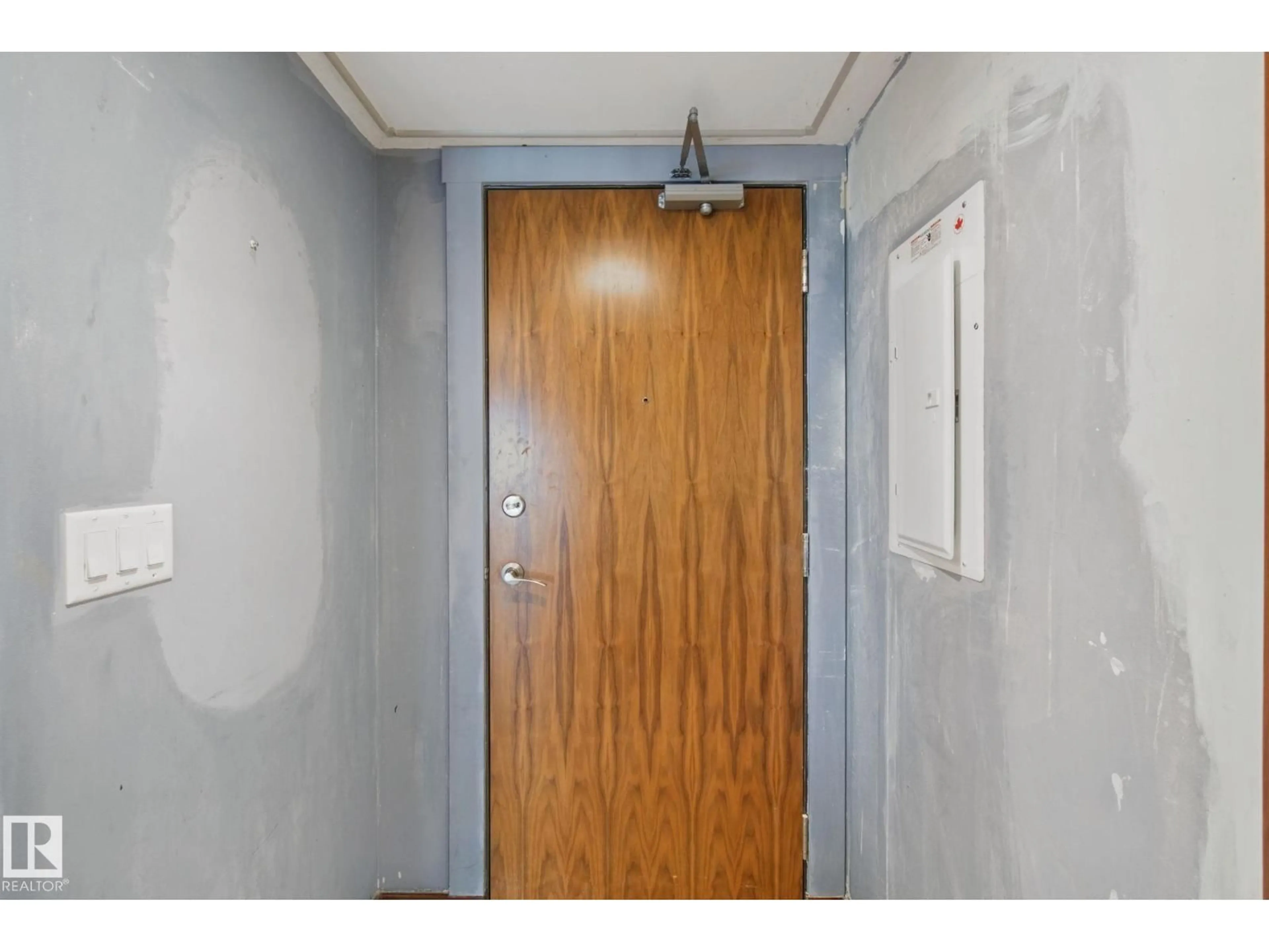 Unknown for 1502 106 ST, Edmonton Alberta T5K0K8