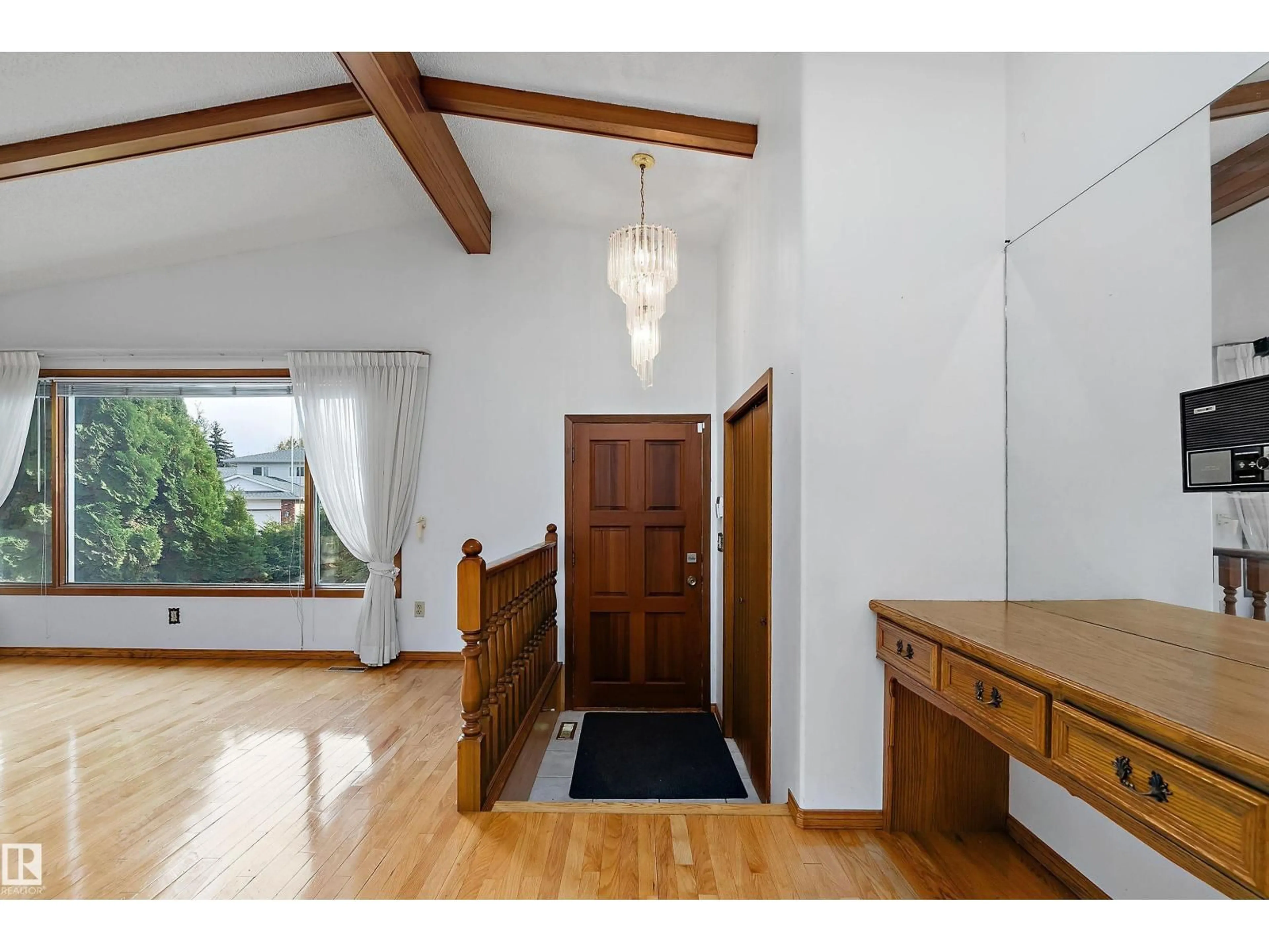 Indoor entryway for NW - 16132 98 ST, Edmonton Alberta T5X4Y7